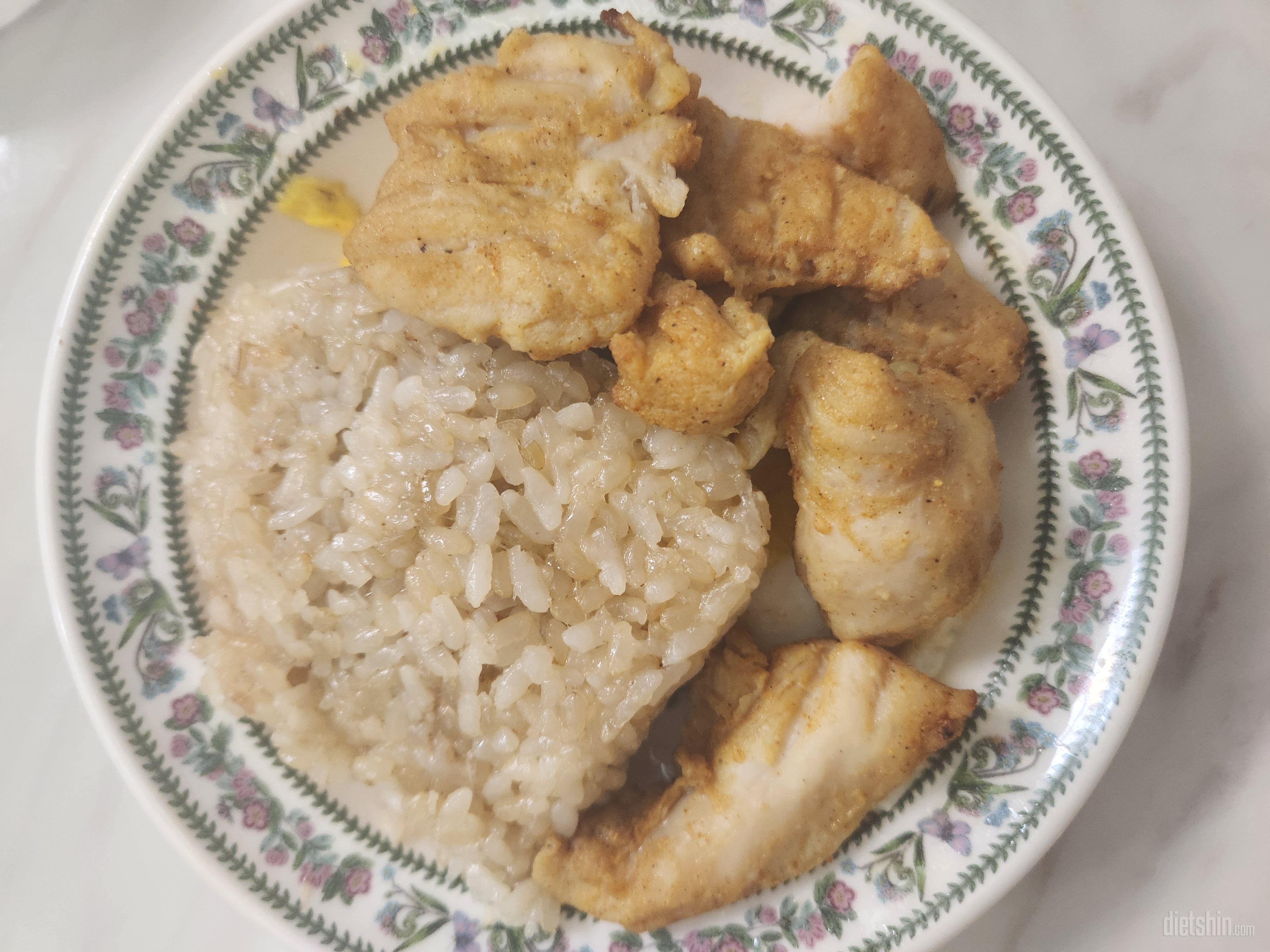 뻑뻑하지 않고 좋아요
칼로리도 낮고