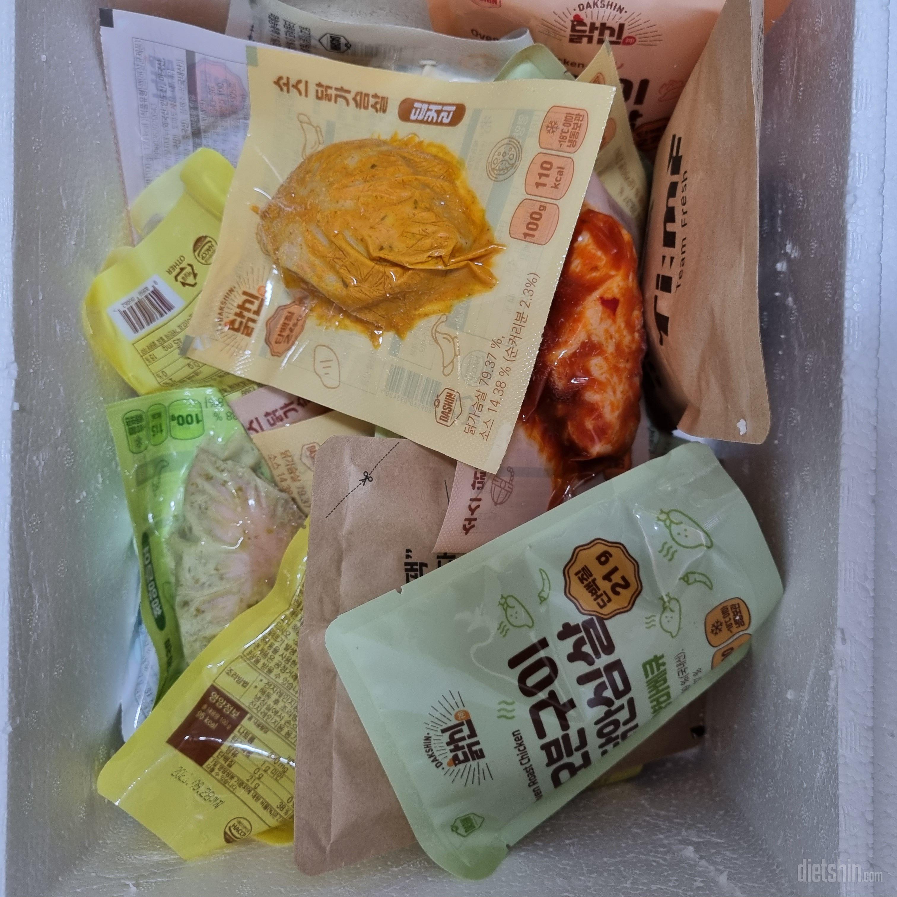 맛있어서 세일할때 항상 쟁여놔요 배송