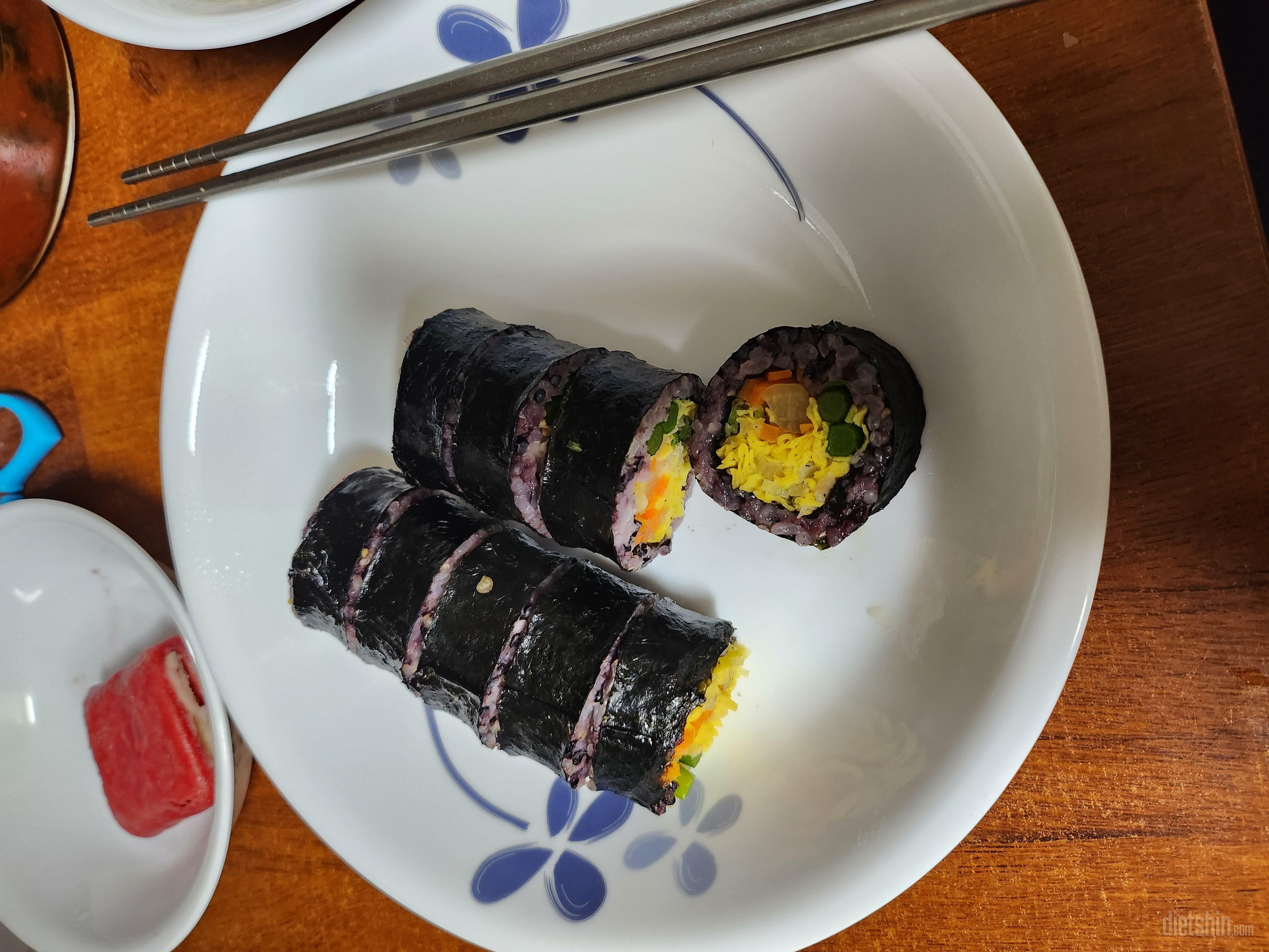 오우 그냥 김밥이랑 다를바가 없어요!