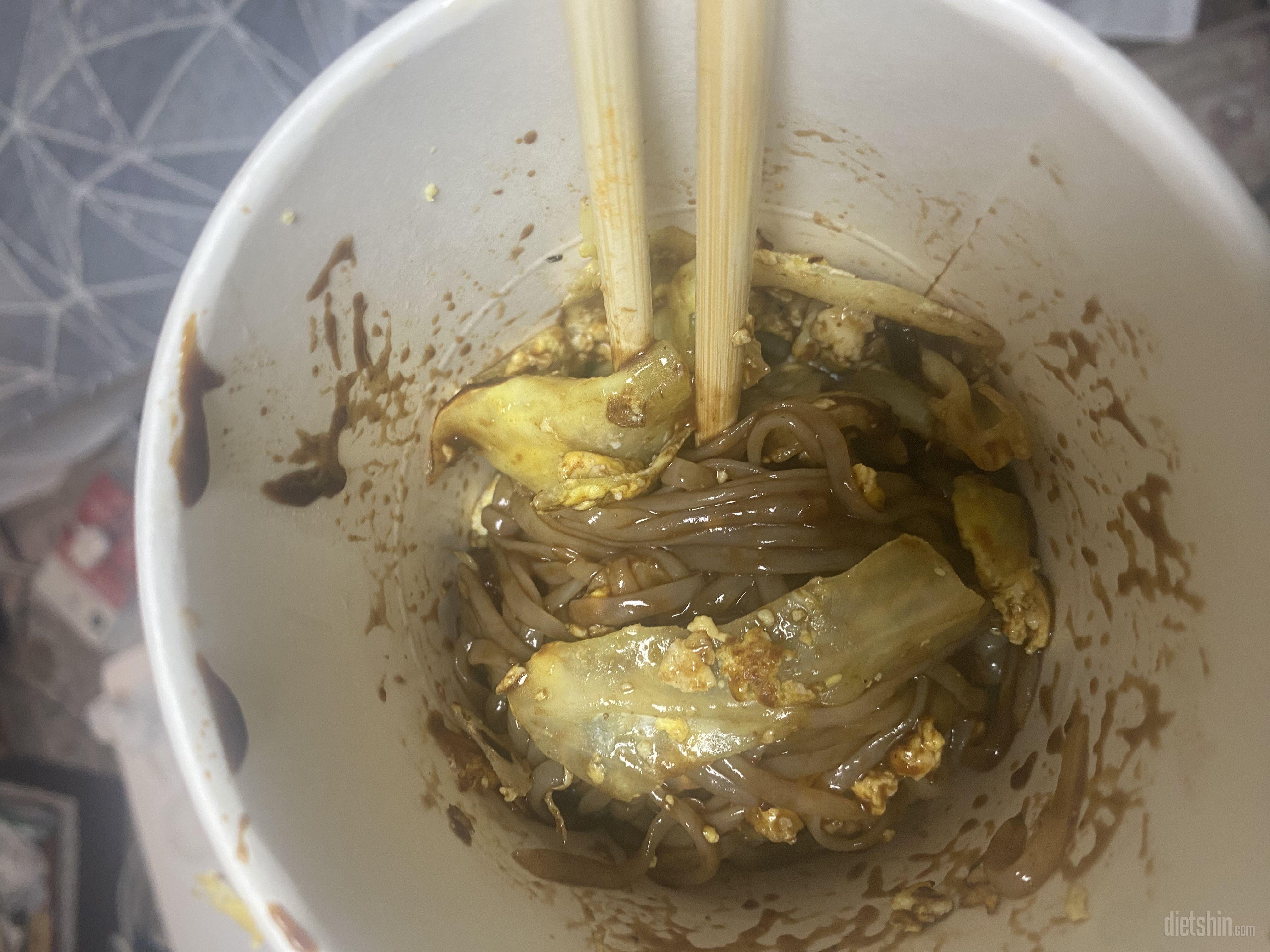 짜장맛이 좀 약하긴하지만 이정도면 맛
