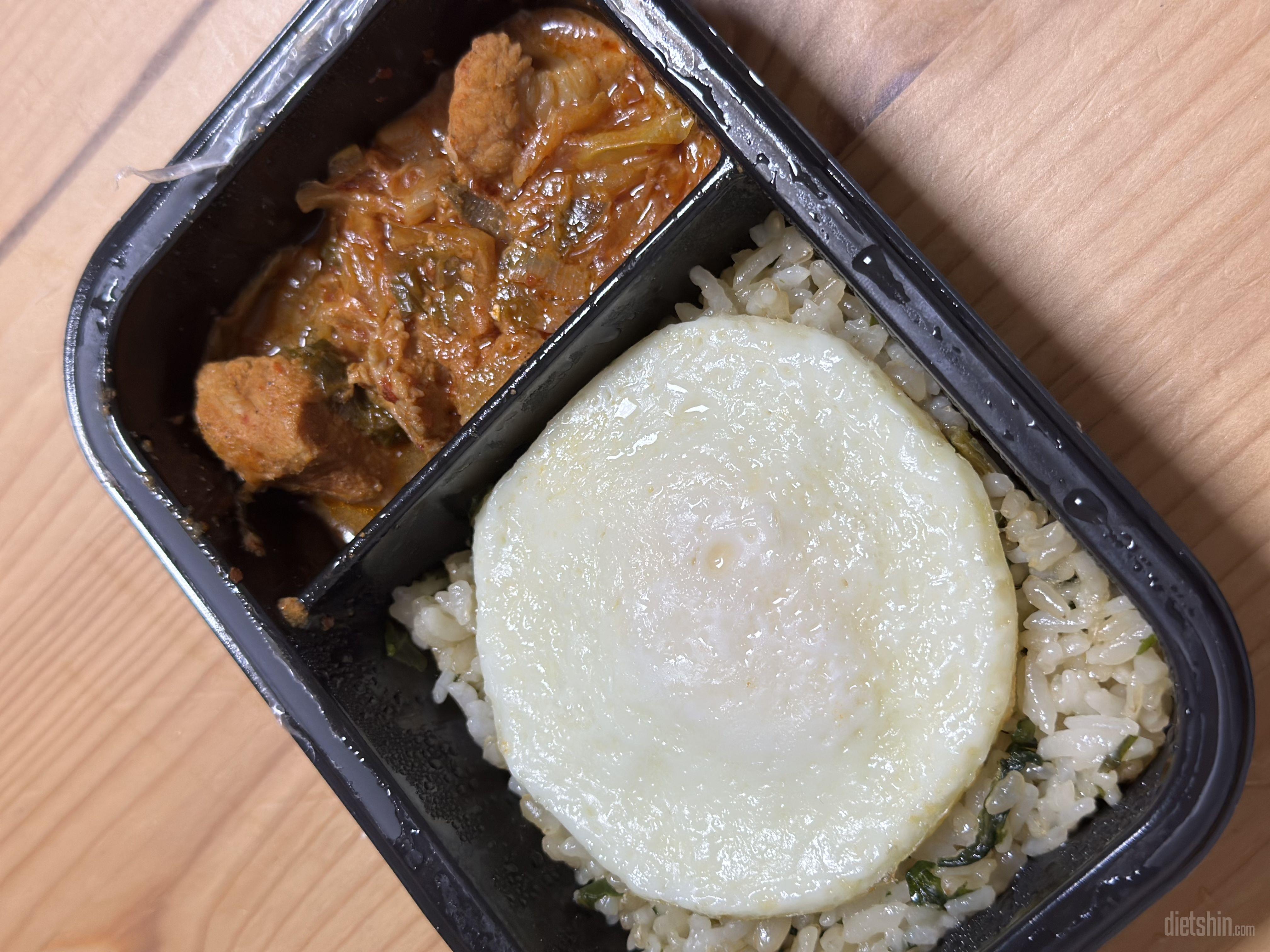 맛있는데 양이 부족해서 두개 먹고 싶