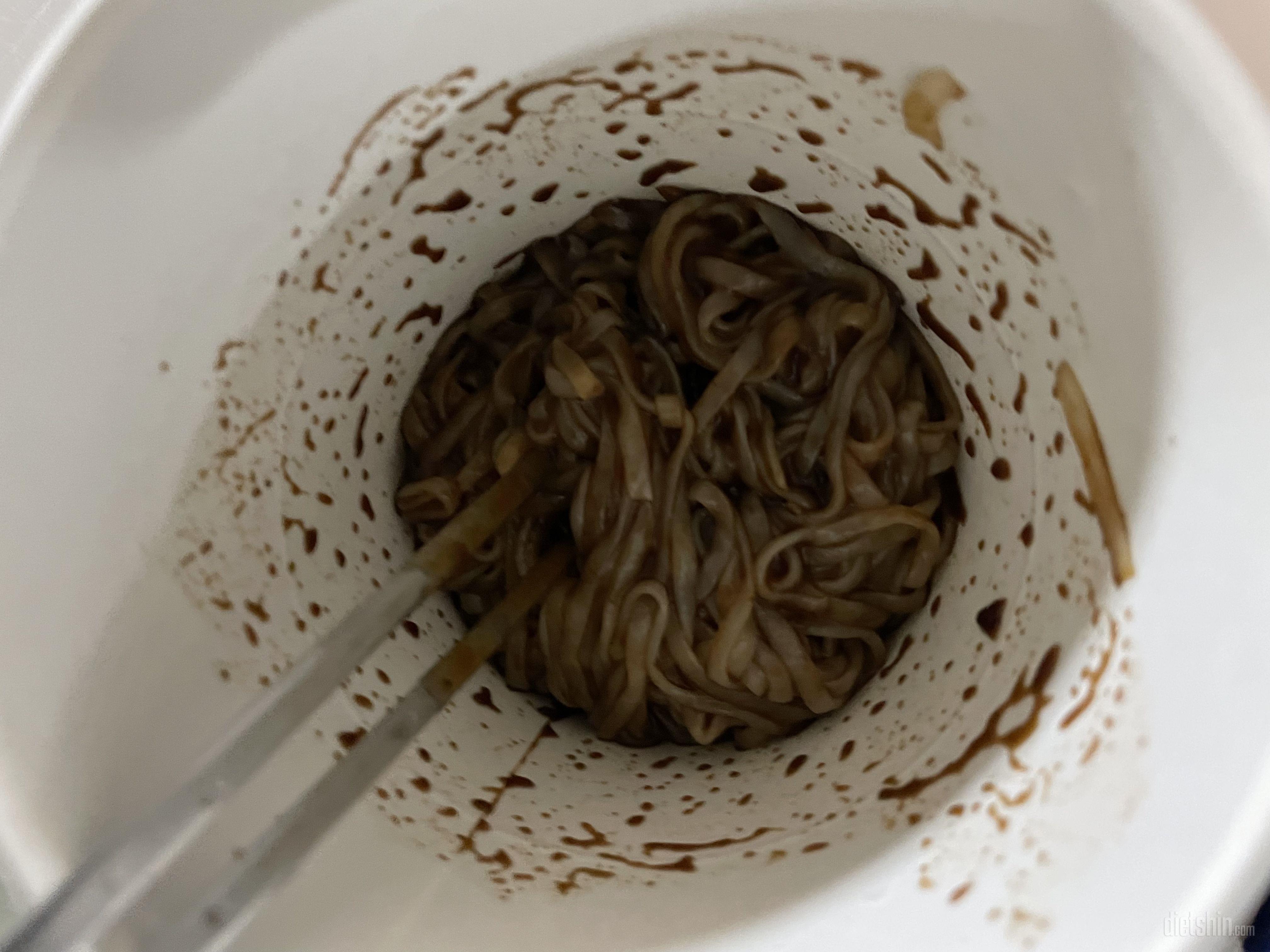 녹차 비빔은 아직 먹기 전이고, 귀리