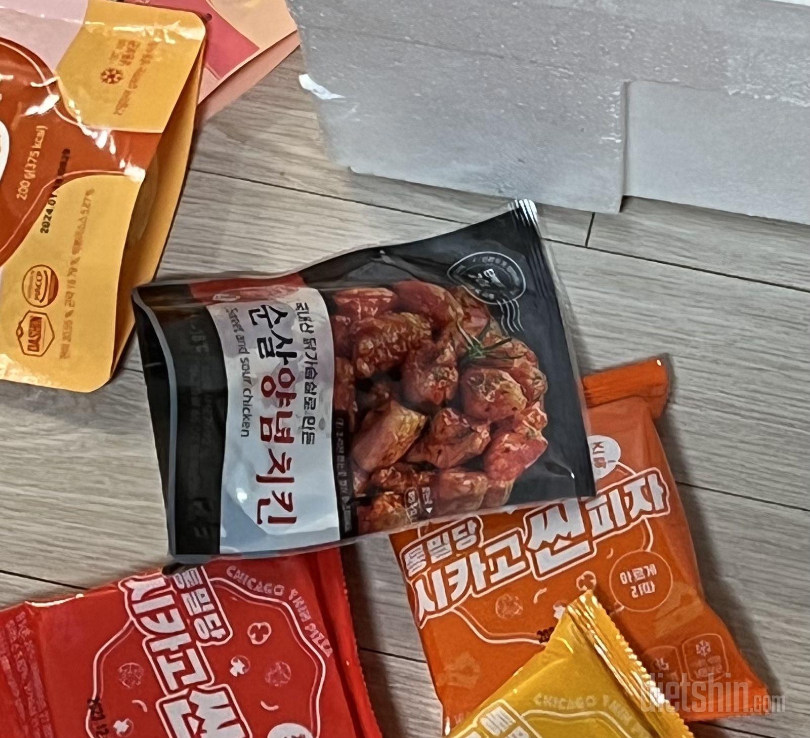 걍 치킨맛이에요 칼로리낮아서 싱겁거나