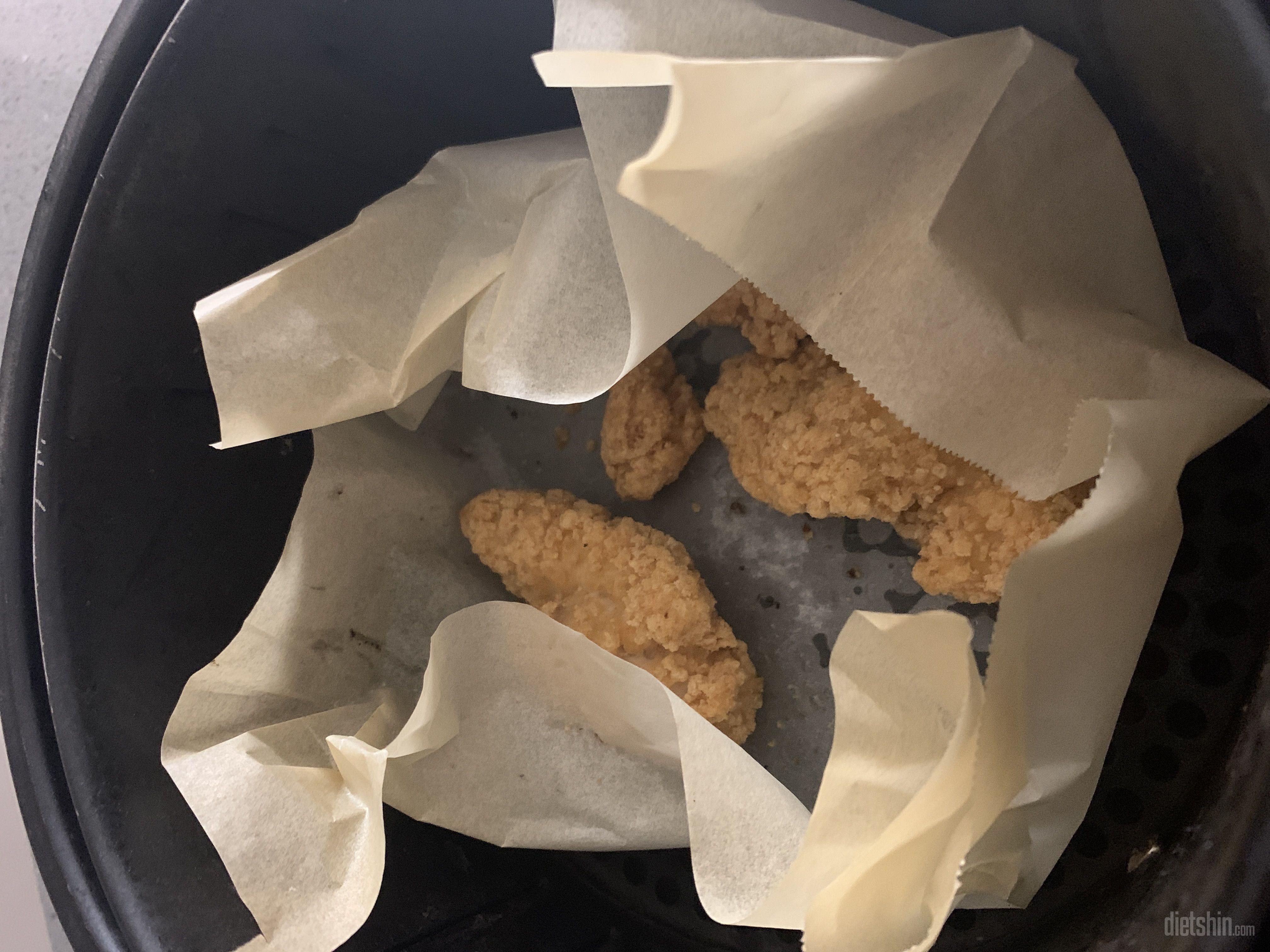 에어프라이기에 돌려먹으니 정말 치킨처