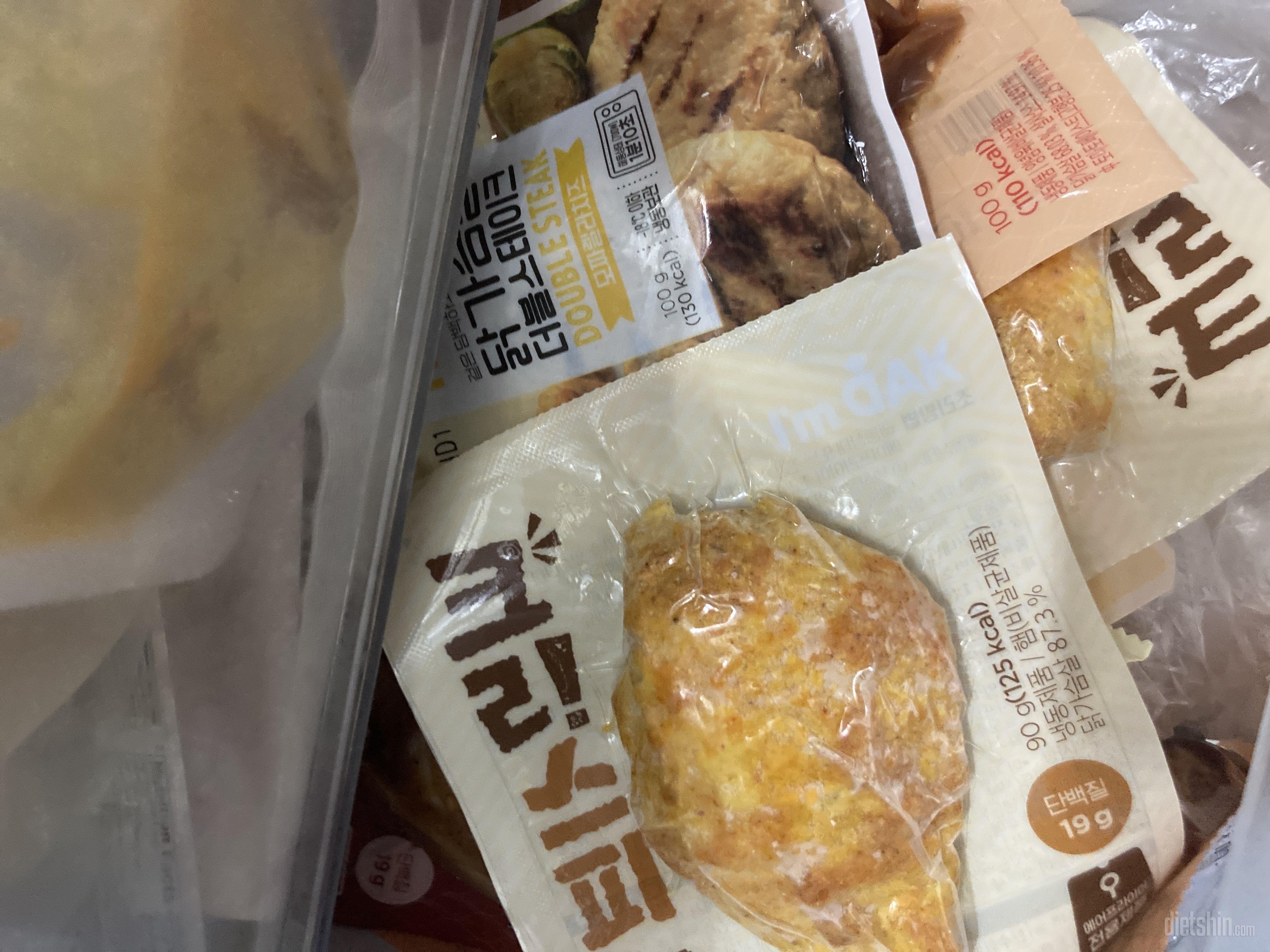 먹고싶은게 너무 많아요~ 다 입에 잘