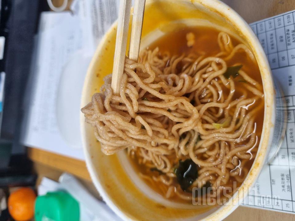 새우탕 맛과 아주 비슷합니다.
면이