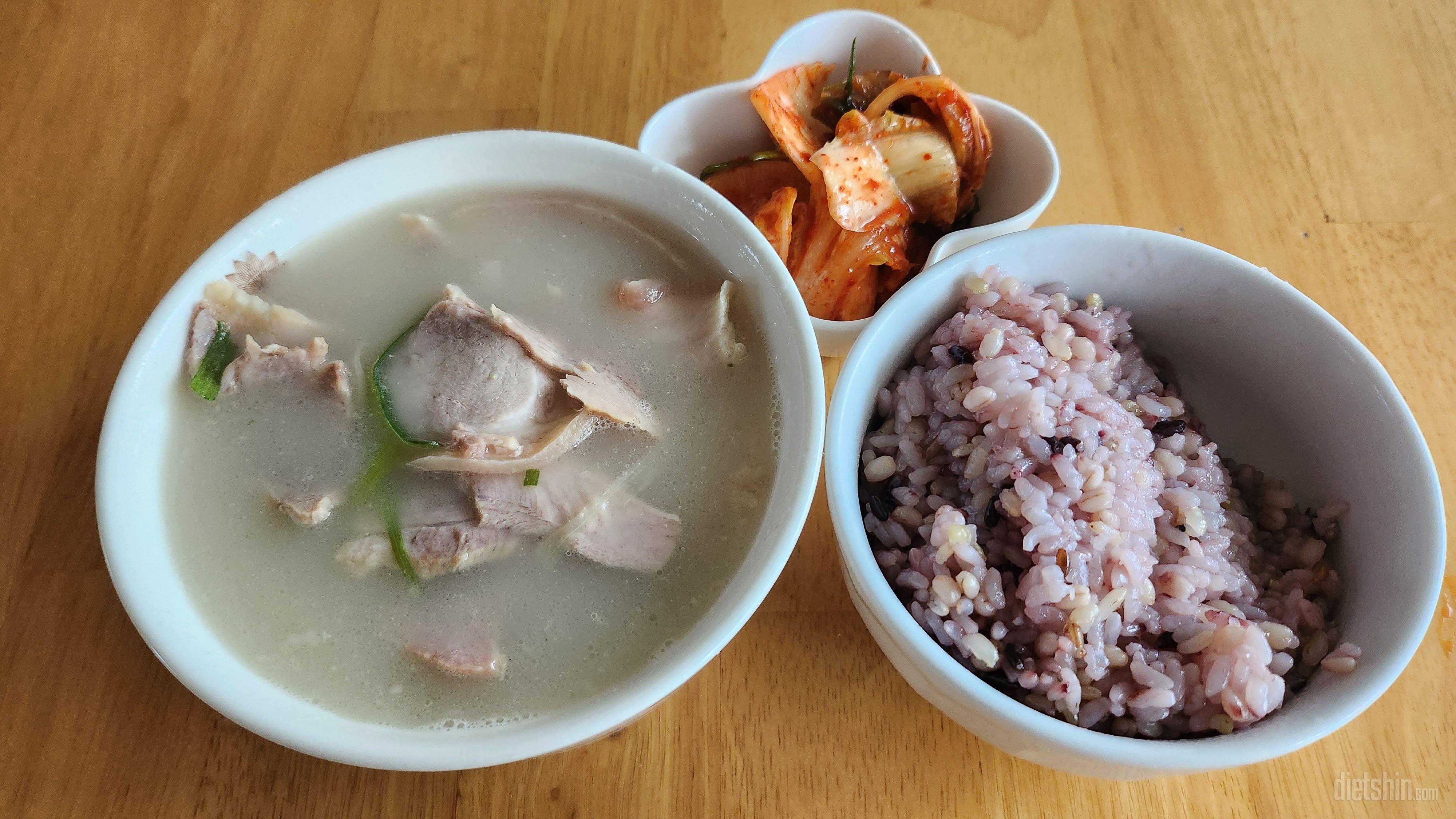 맛있어서 먹는데 한입맛본 아들이 더