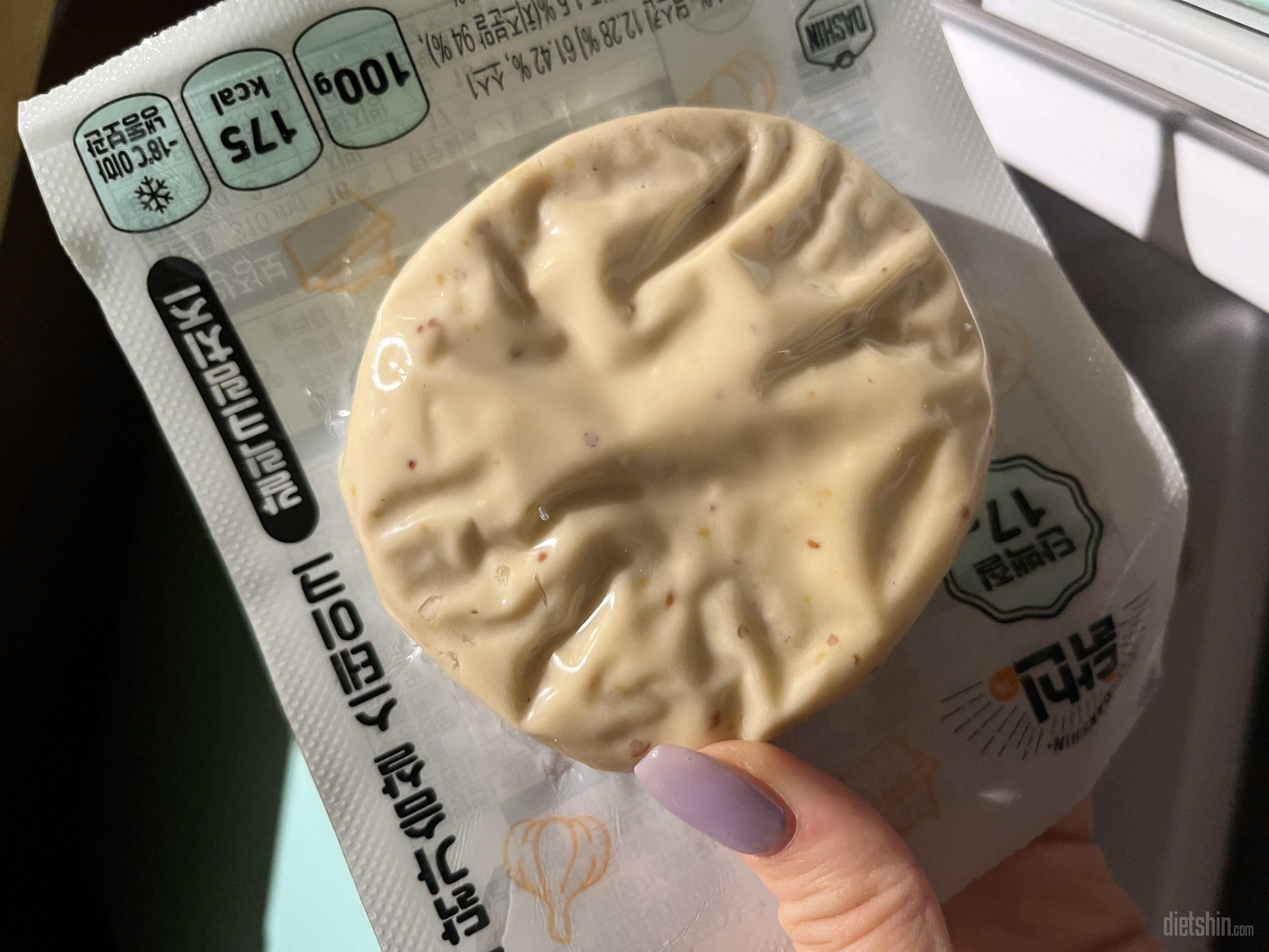 아직 안먹어봐서 맛은 잘 모르지만 무