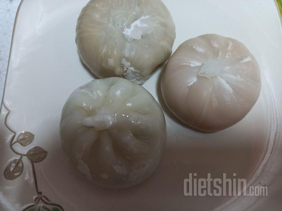 기대를 별로 안했는데 김치만두 괜찮네