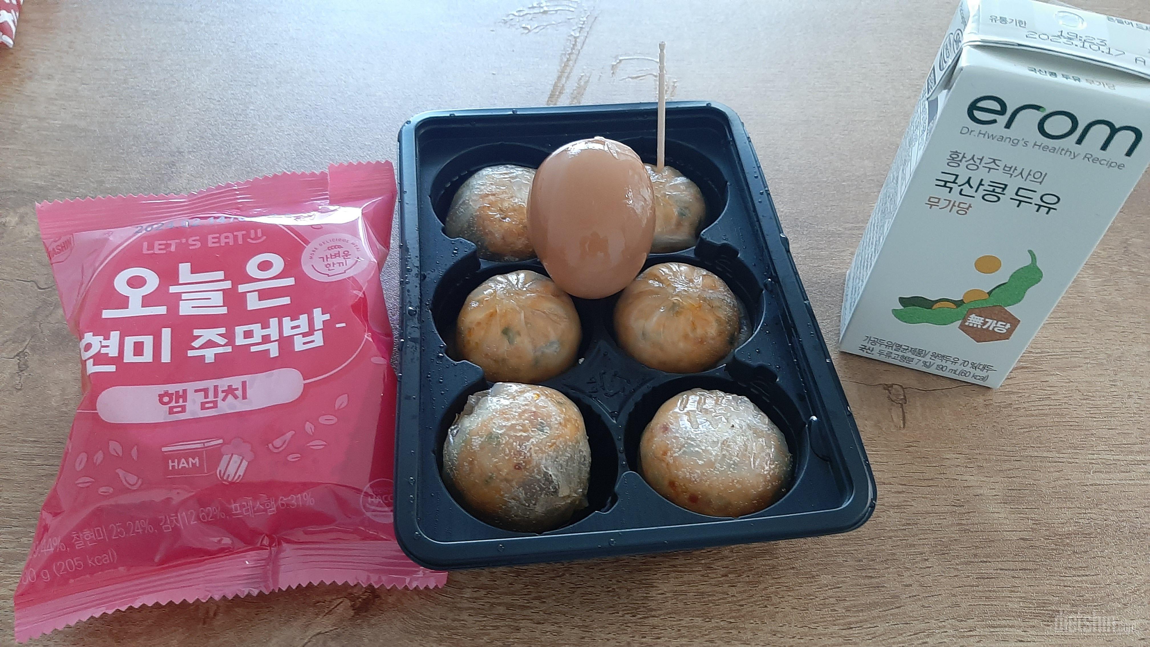 김치맛이 매콤하고 맛있네요