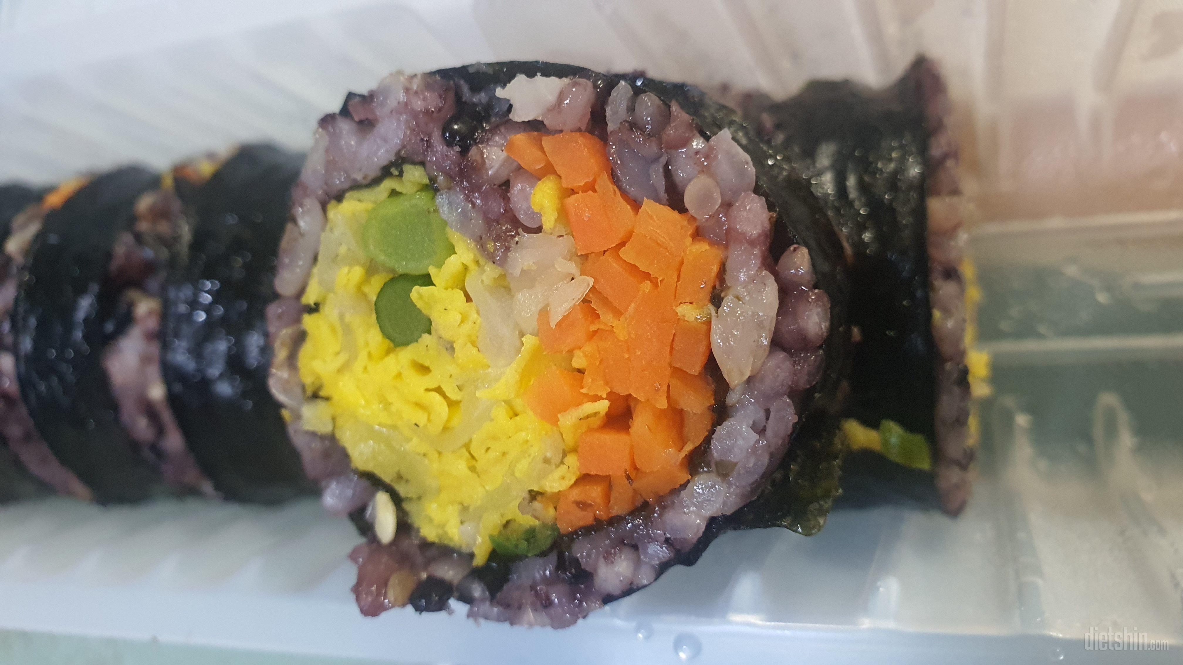 냉동김밥이라해서 괜찮을까 싶었는데 생