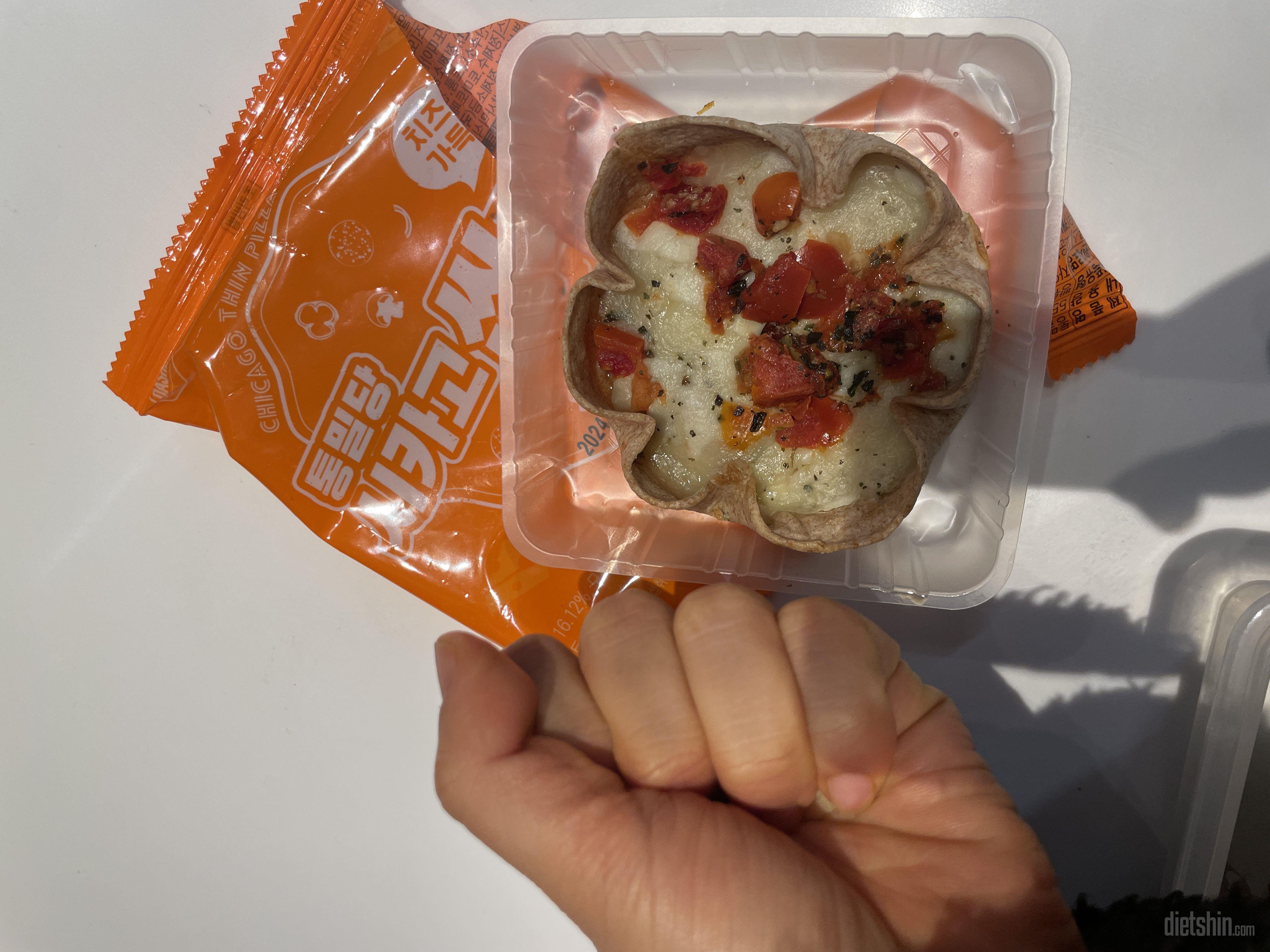 생각보다 한입 거리라 아쉬웠지만 맛있