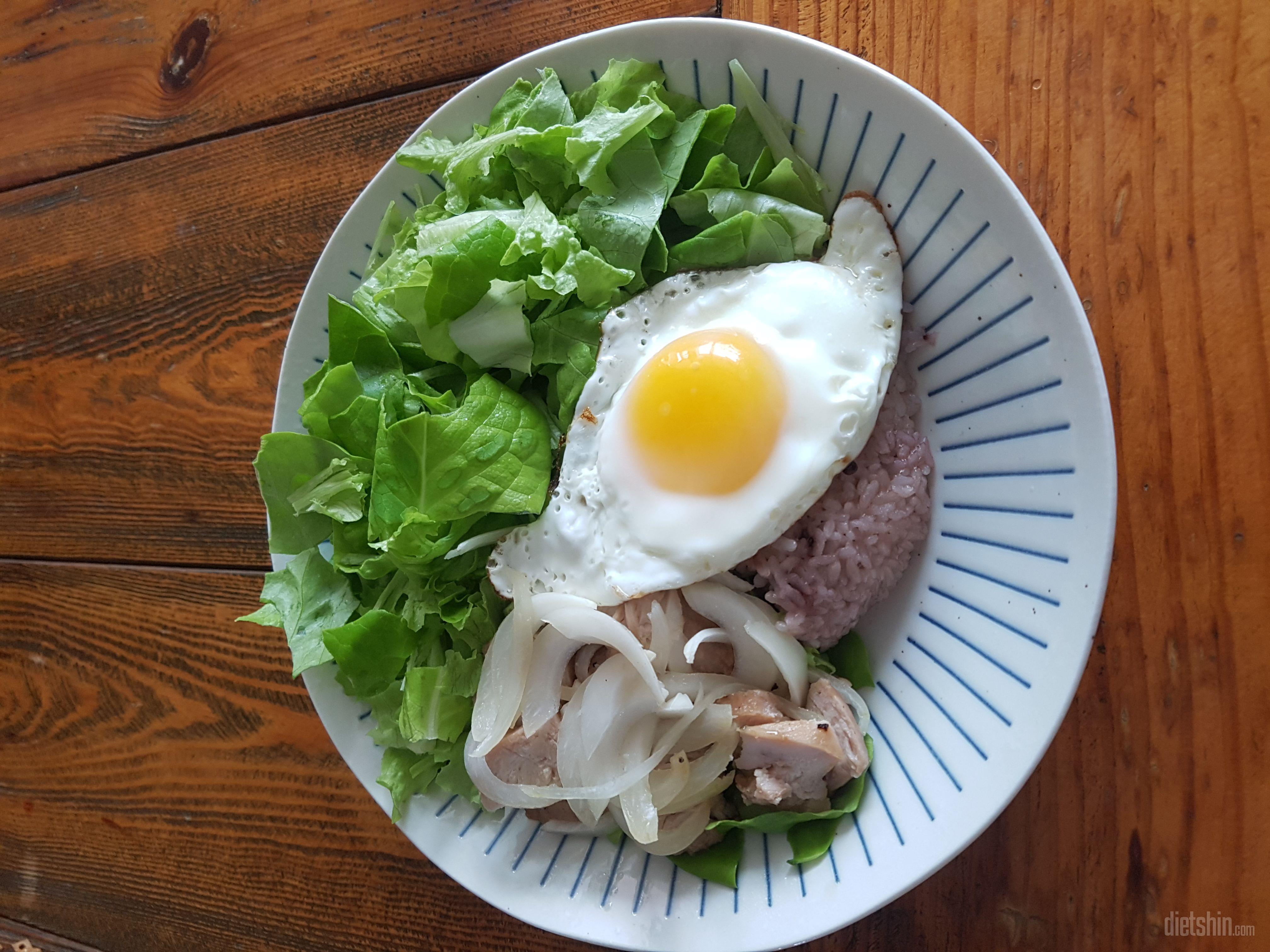 너무 맛있어요!! 잘라서 채소랑 같이