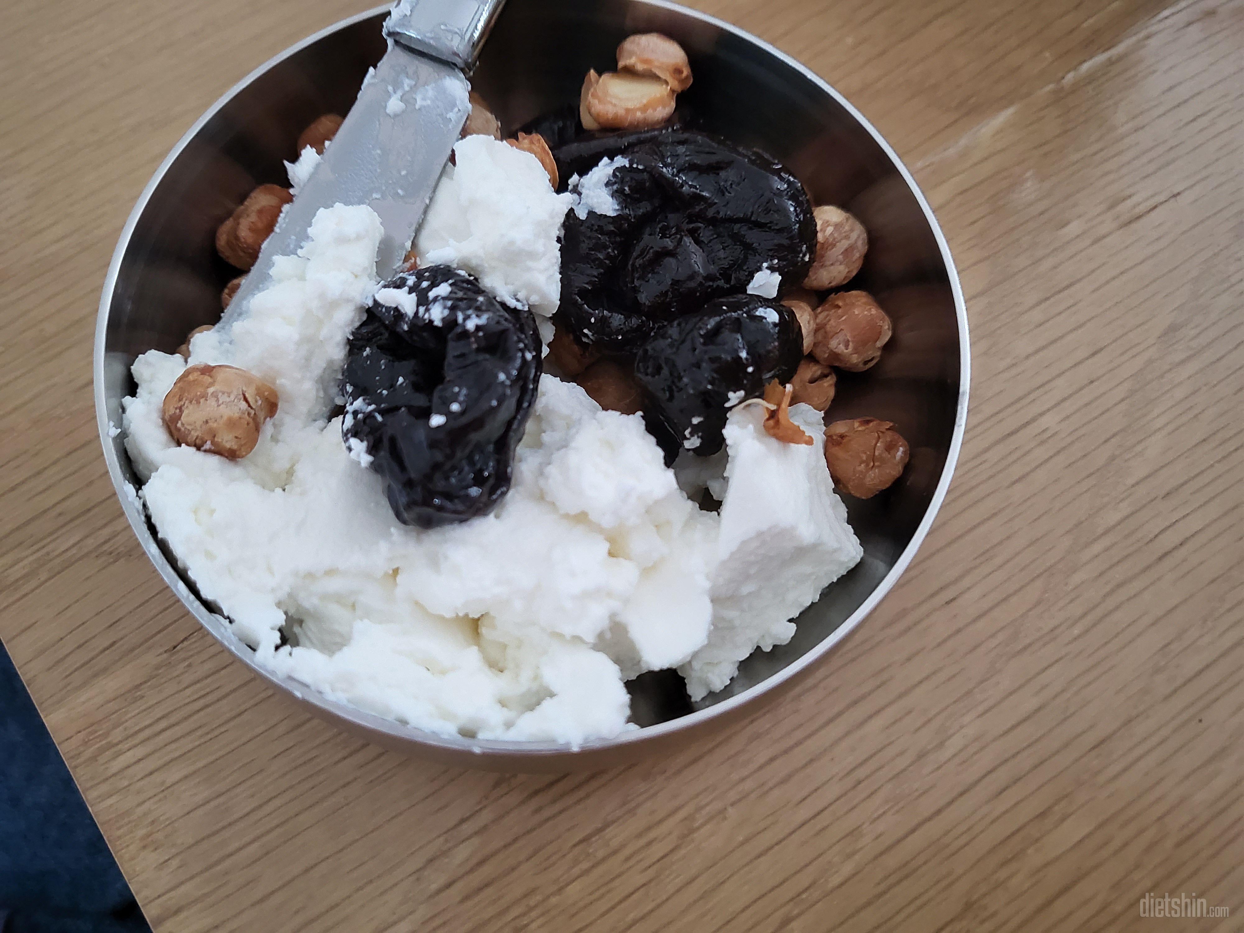 그릭요거트는 사랑입니다 ㅎㅎㅎ
작은