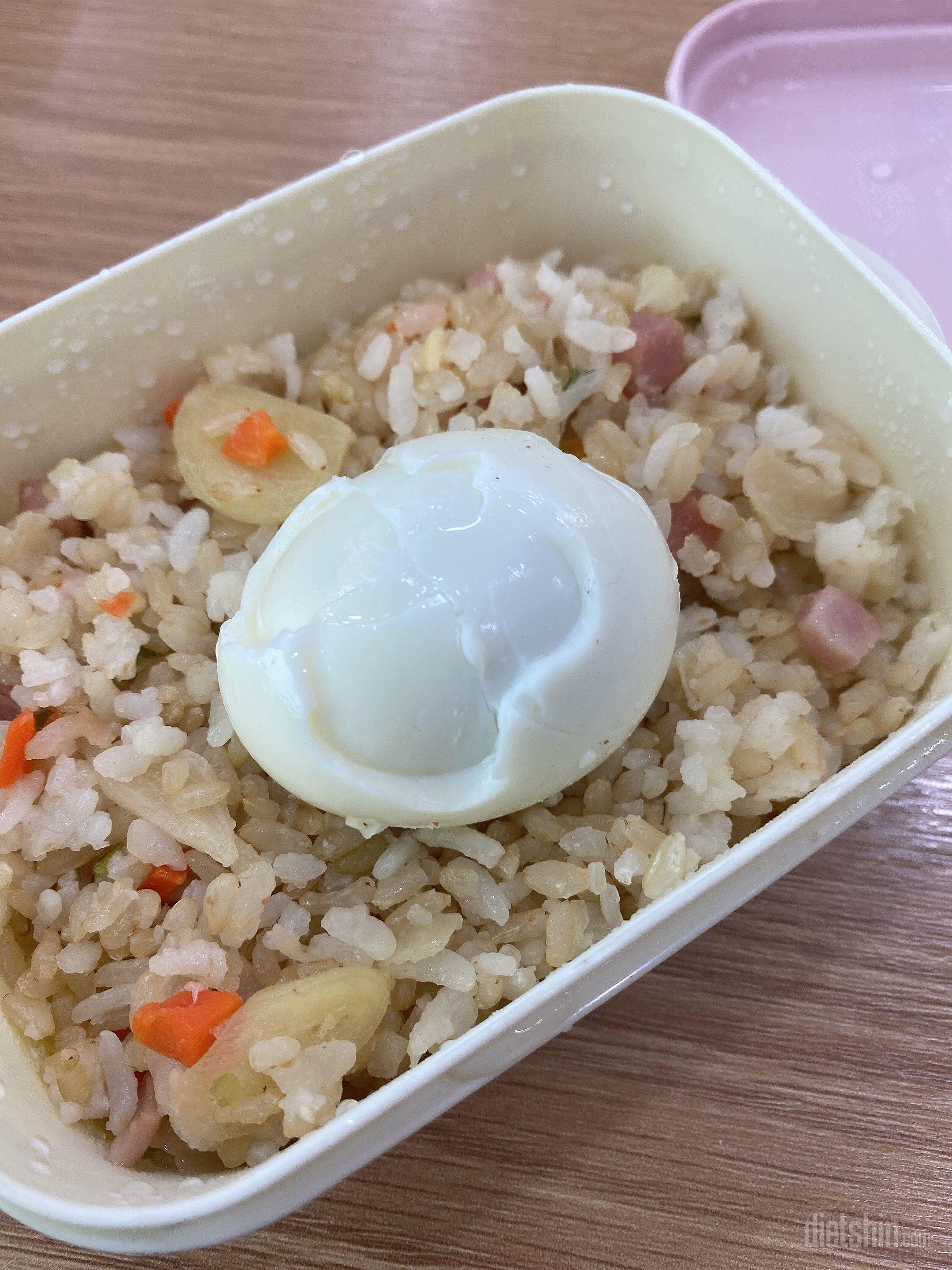 갈릭이랑 날치알 둘 다 맛있어욤