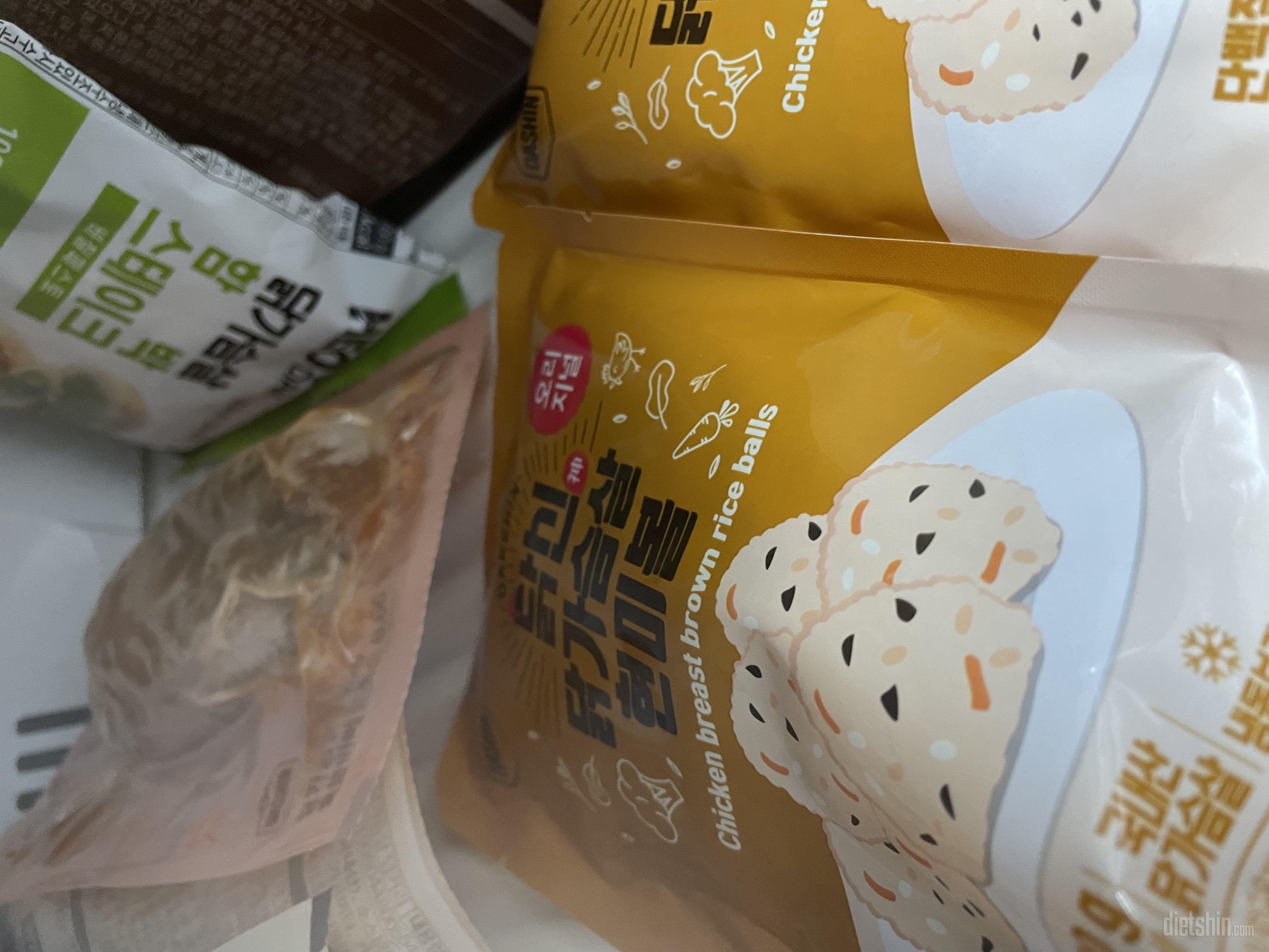 늘 여러가지 구입하고 있어요 다 맛있