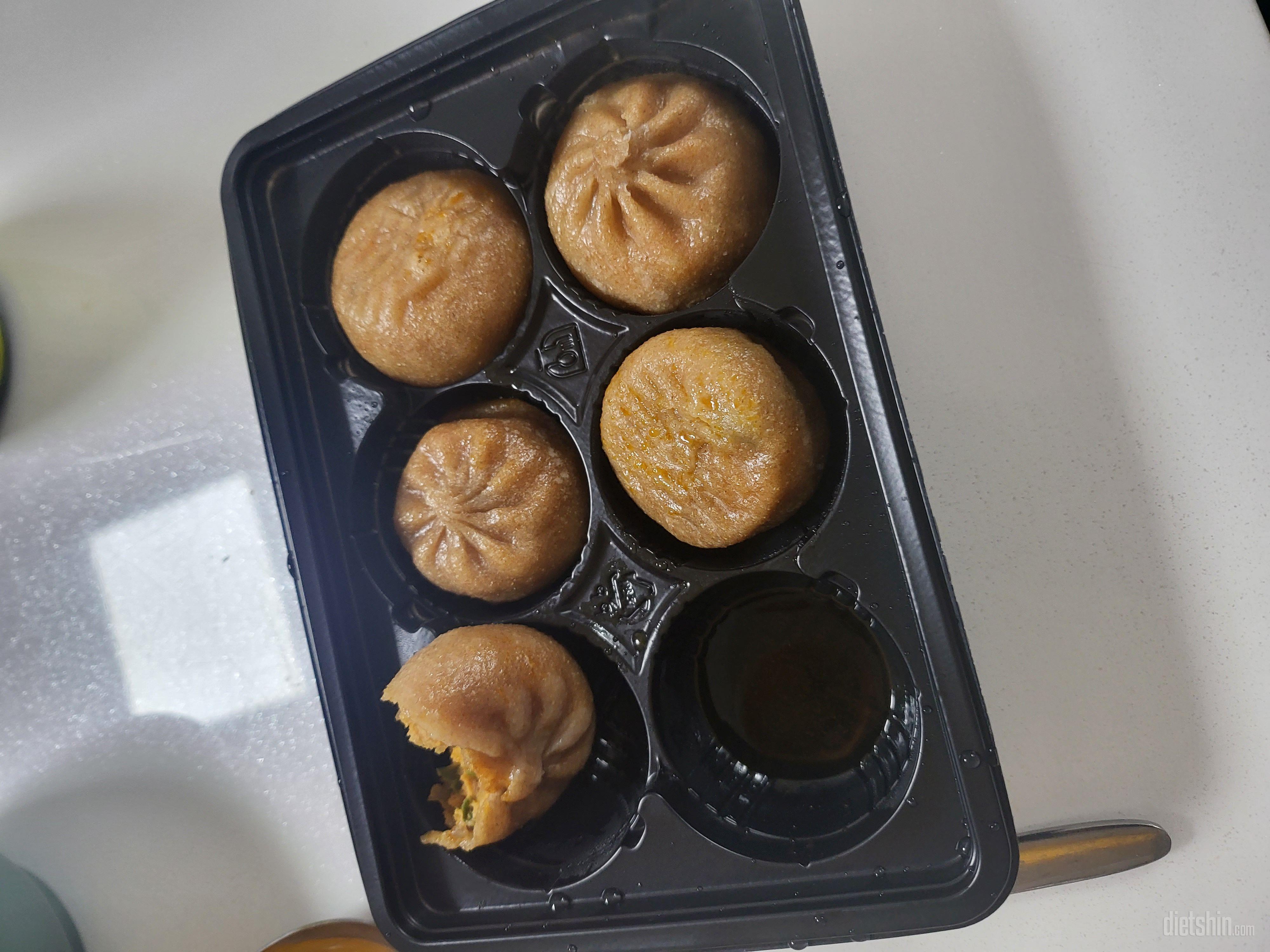 만두 속은 맛있어요
만두피는 음..
