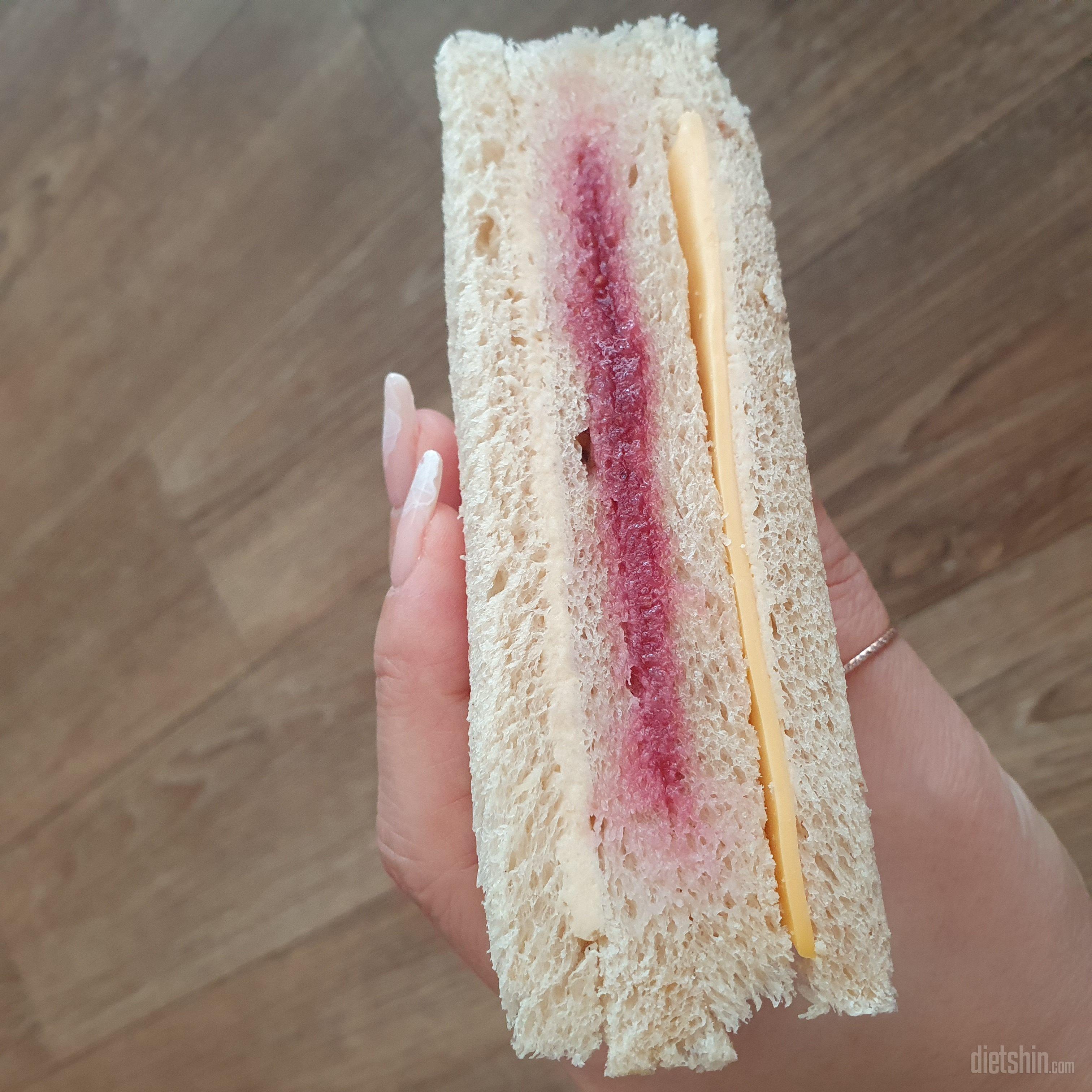 배송 받자마자 라즈베리 먹었는데  일