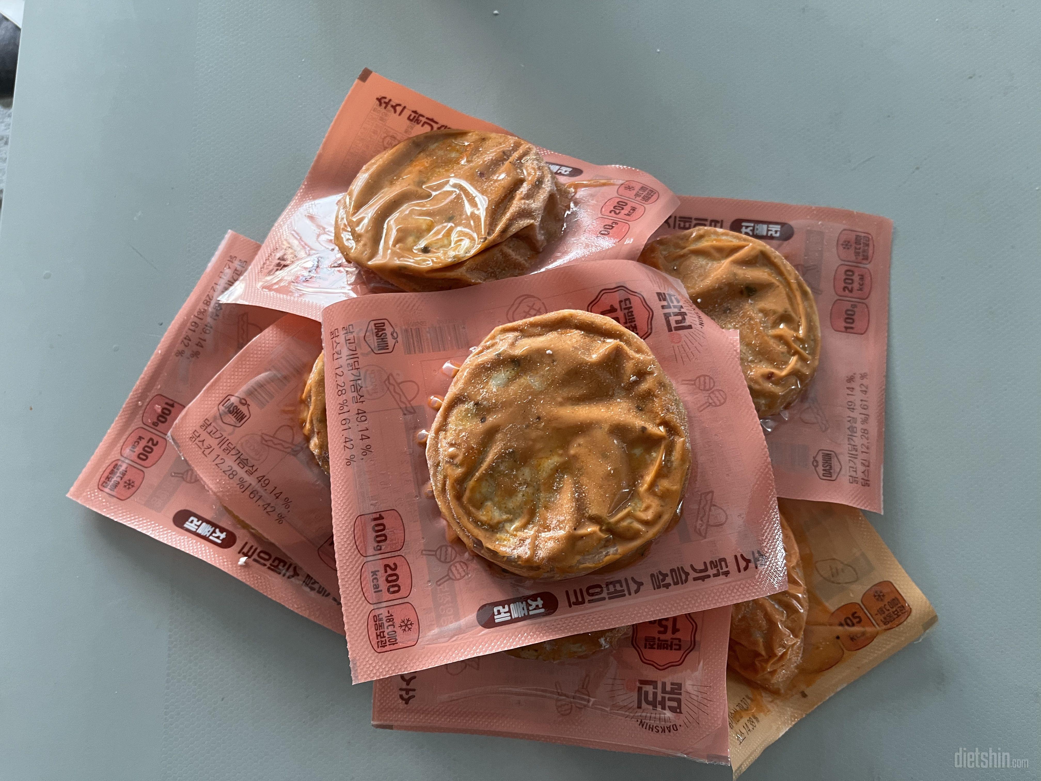 전에 먹었을때 맛이 괜찮아서 다시구매