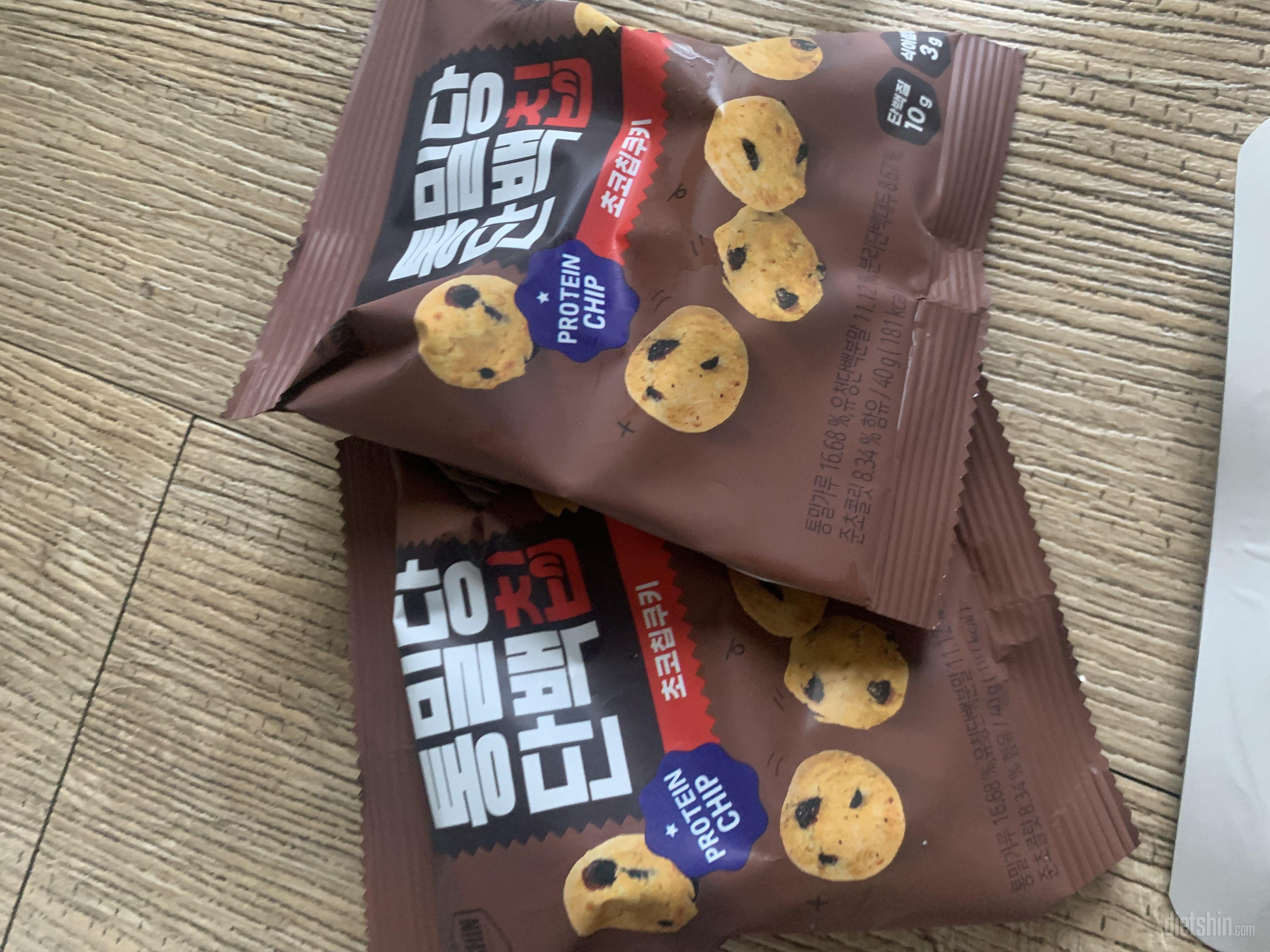 처음구매해보아요 
초코칩은 생각했던