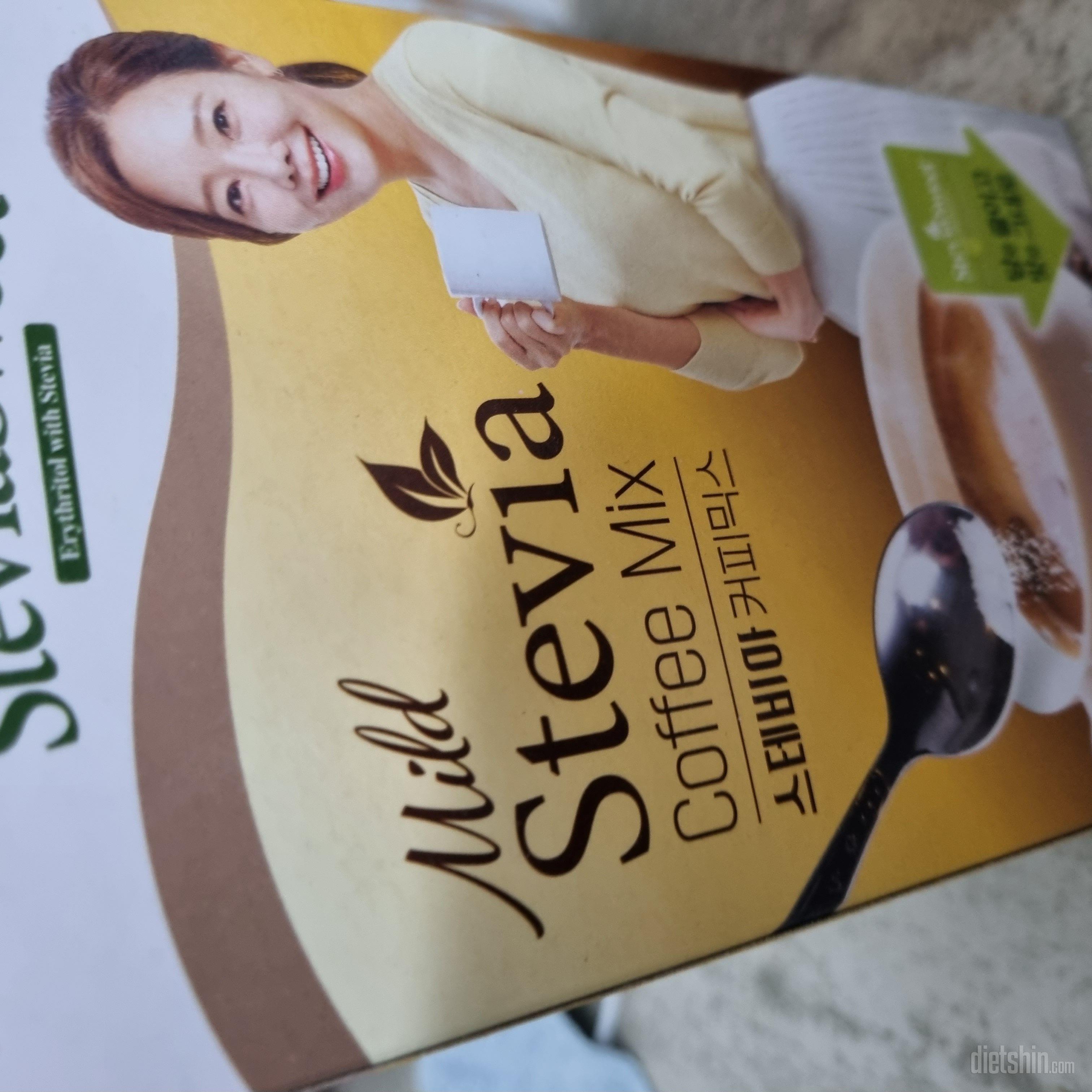 배송 빠르게 잘왔습니다.
아직 먹어