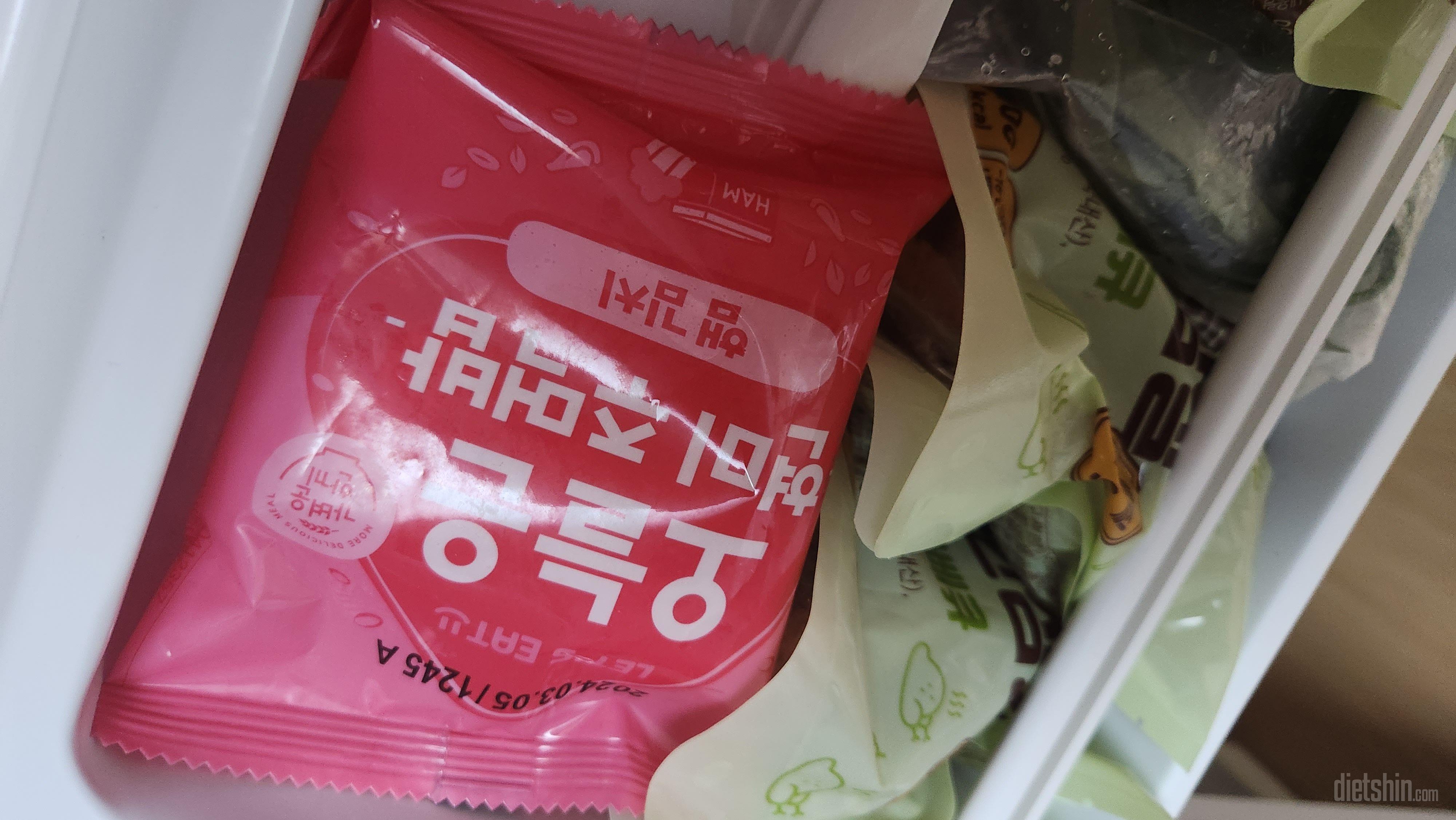 치즈 올려먹으면 맛있음