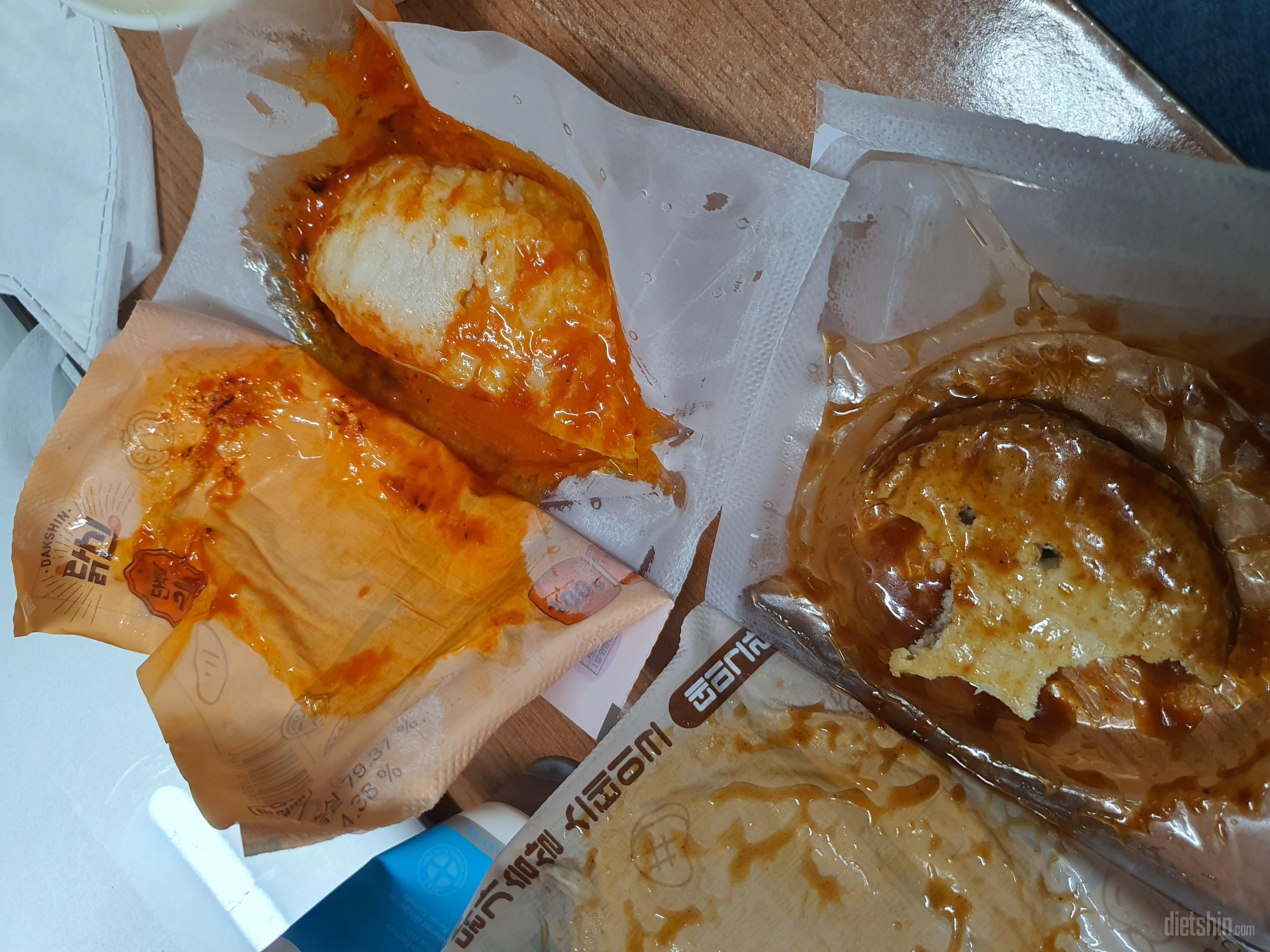 통가슴살 소스가 통가슴살에 약간 안스