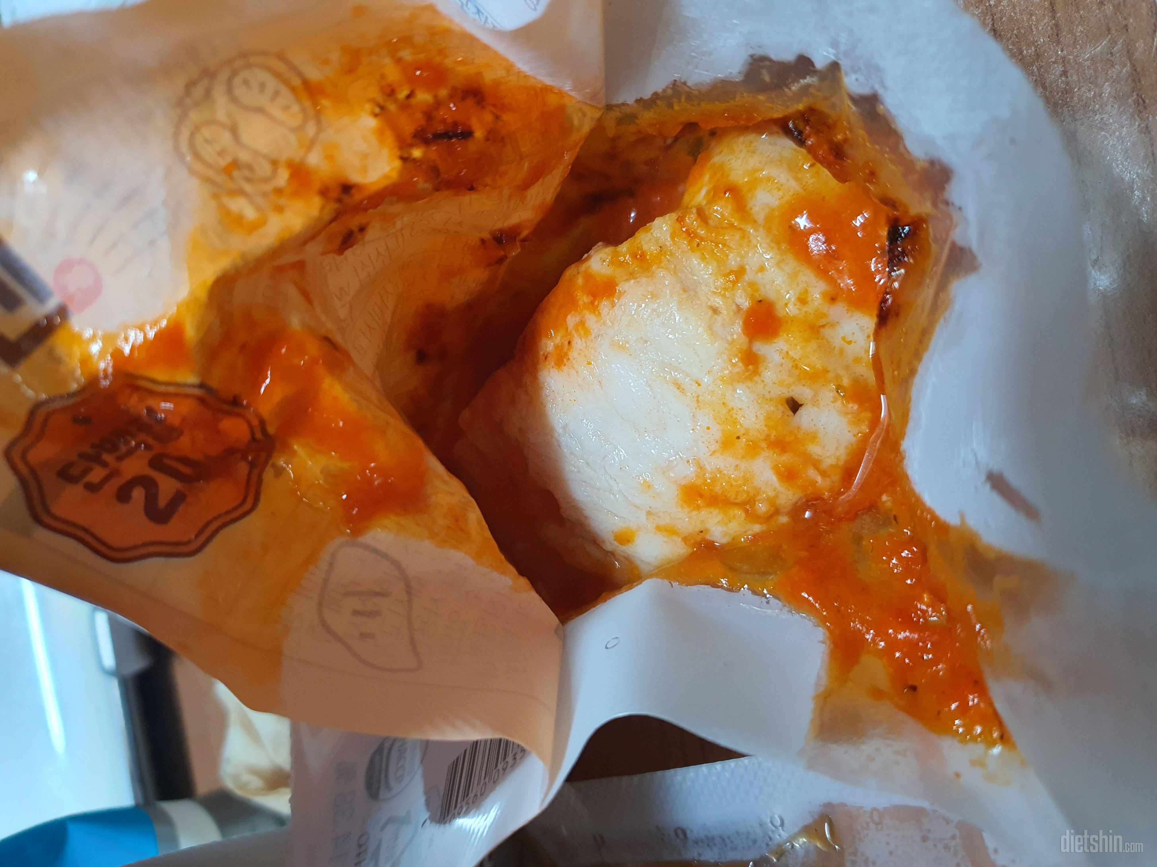 통가슴살 소스가 통가슴살에 약간 안스