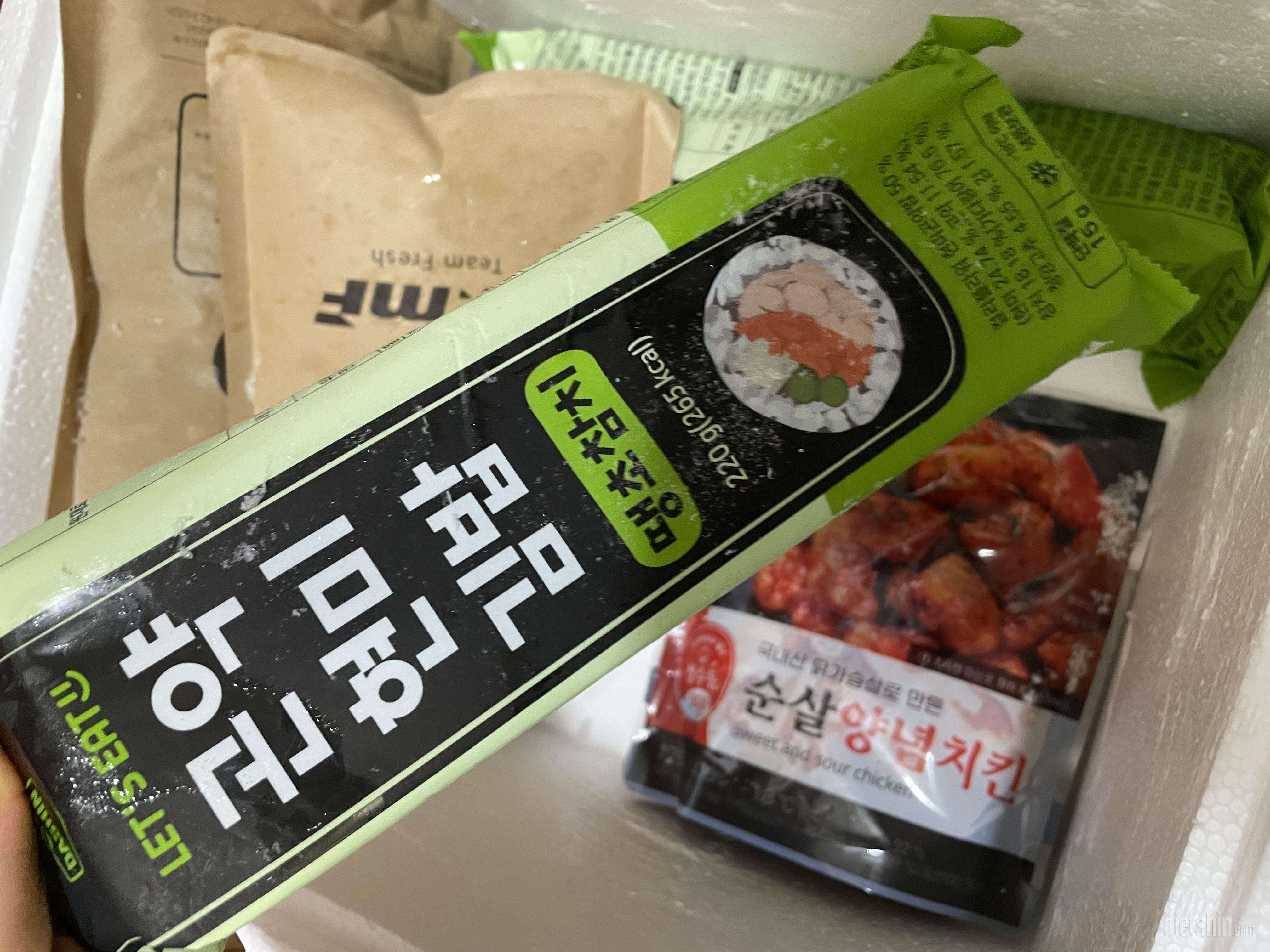 맛있어서 재주문 했어요. 놀러갈 때