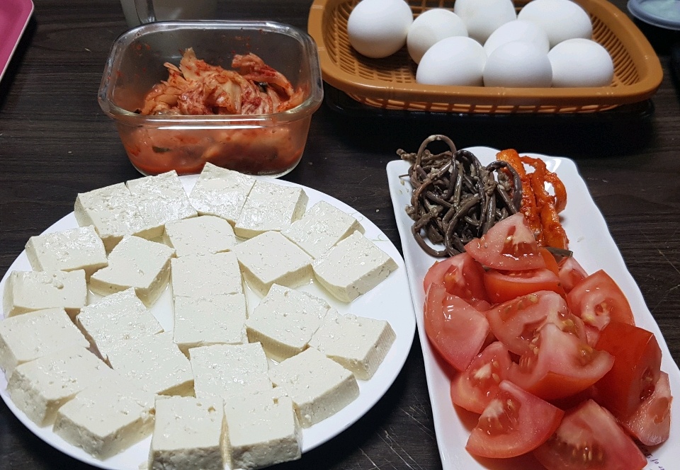 04월 04일( 저녁식사 587kcal)