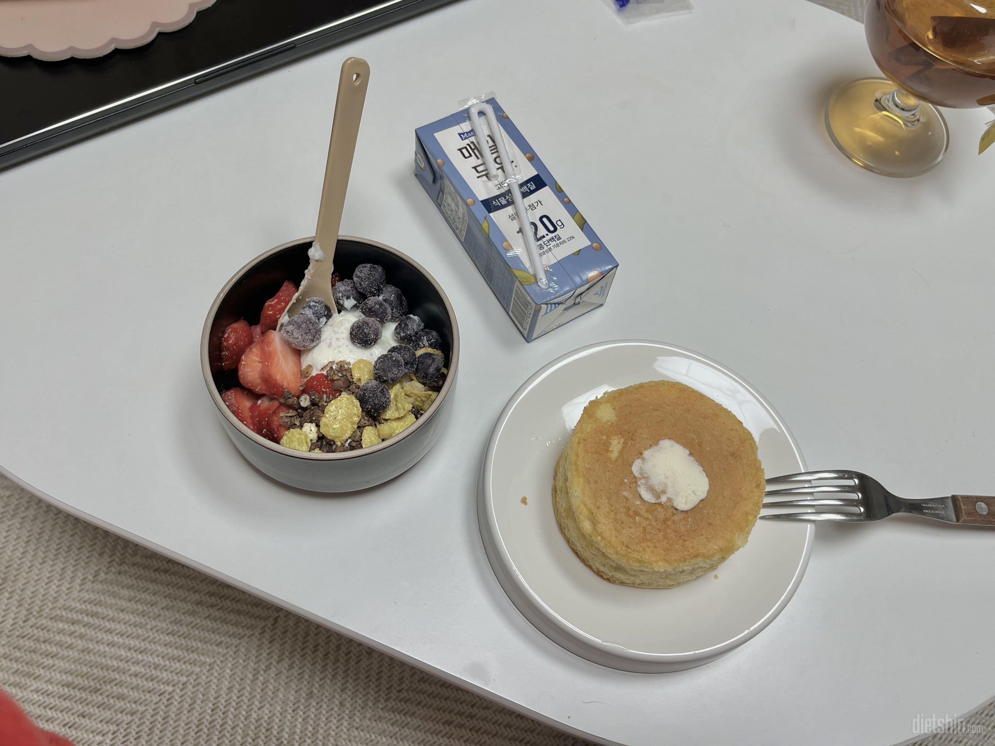 빵이 조금 퍼석한 느낌은 있지만
약