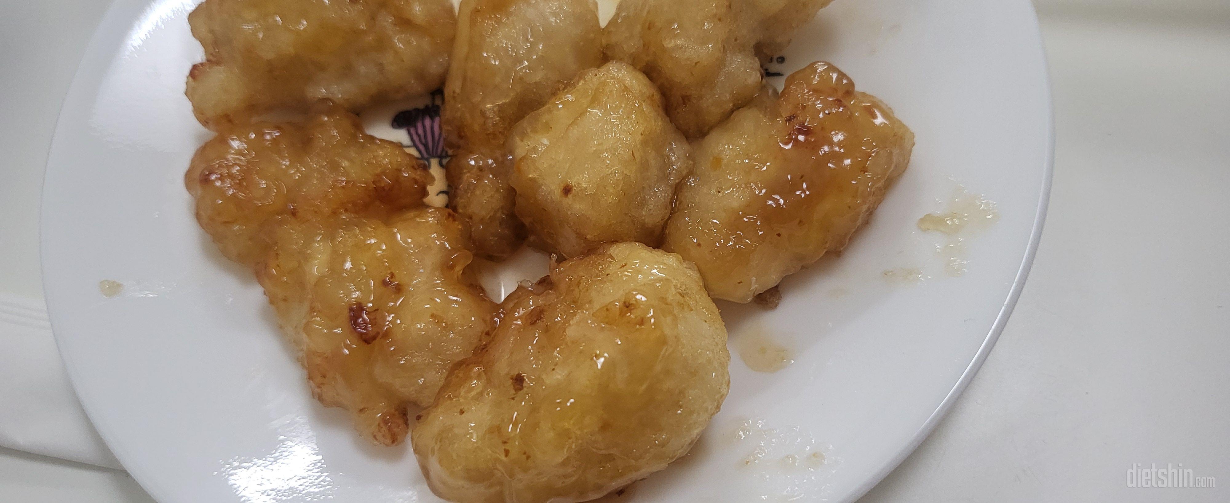 꿔바로우 맛있어요. 
양이 좀 작은