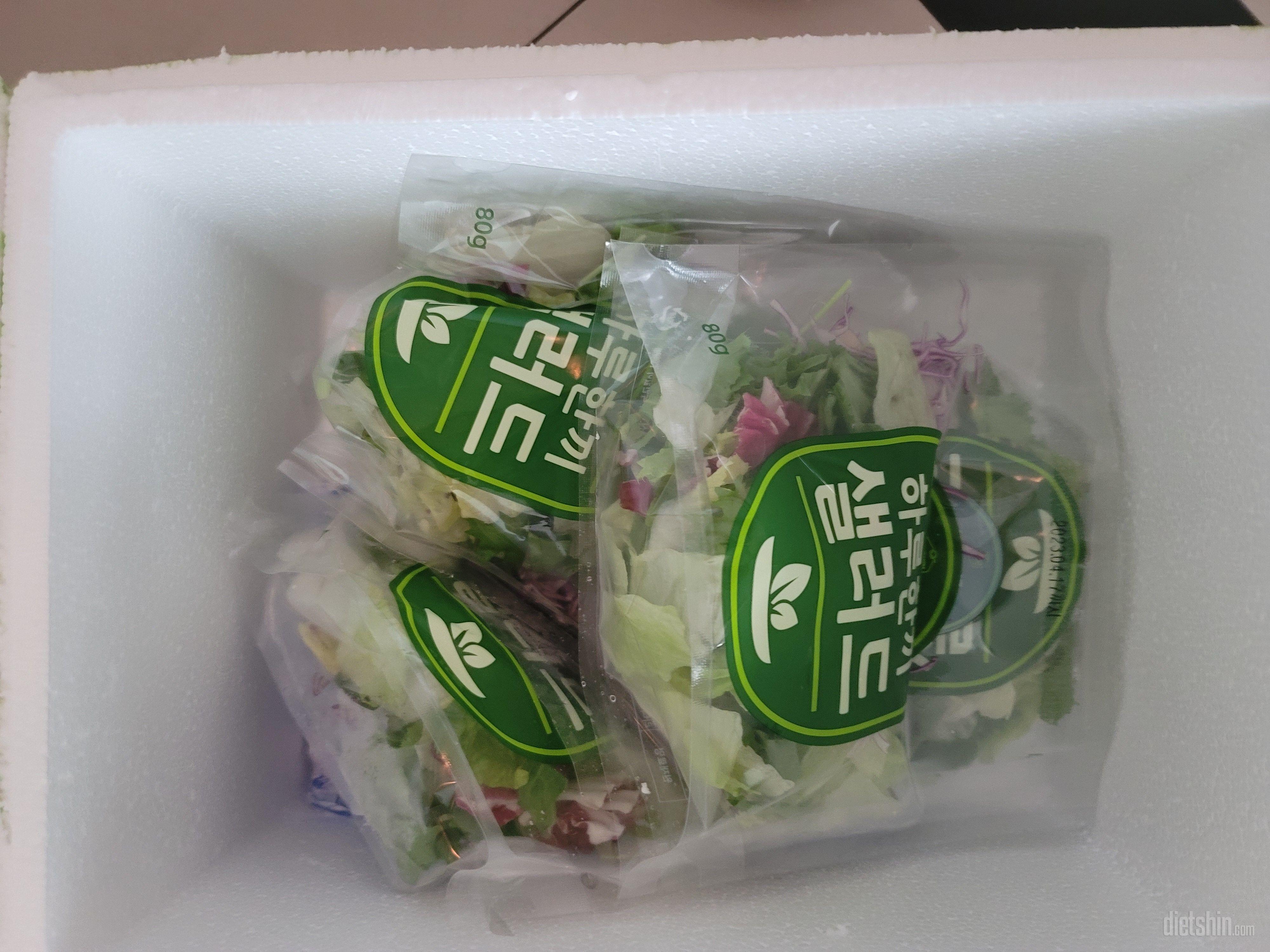 포장 꼼꼼하구요..야채 싱싱하네요!또