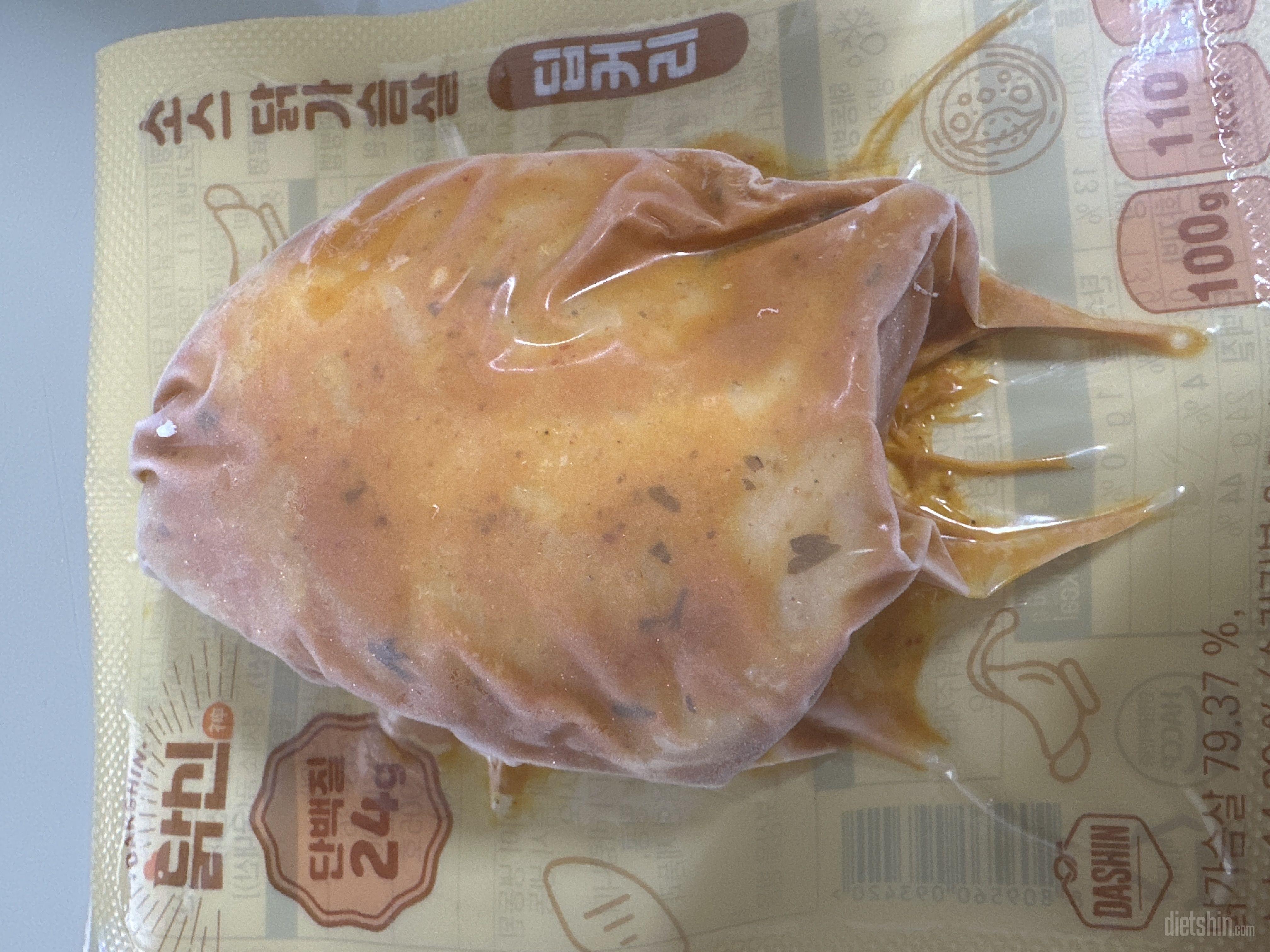 맛있다고 해서 첨 시켜봤는데 소스도