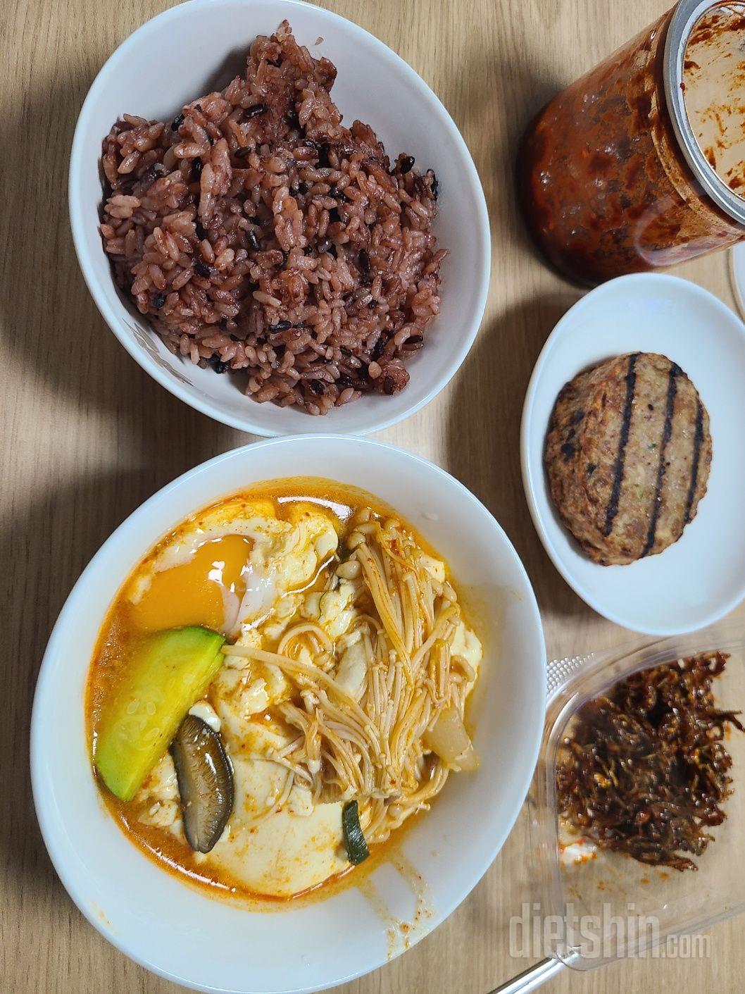 밥반찬으로 좋아영
한그릇 뚝딱!
