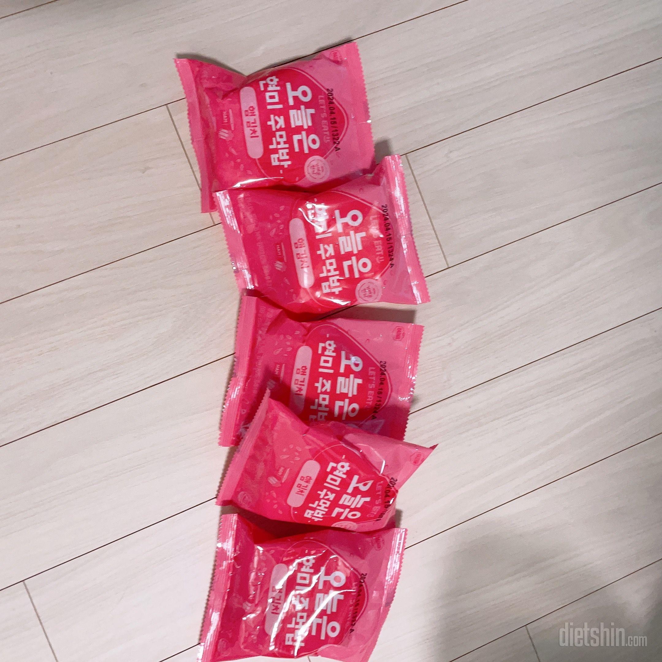 현미라서 씹는맛이 좋습니다. 안에 속