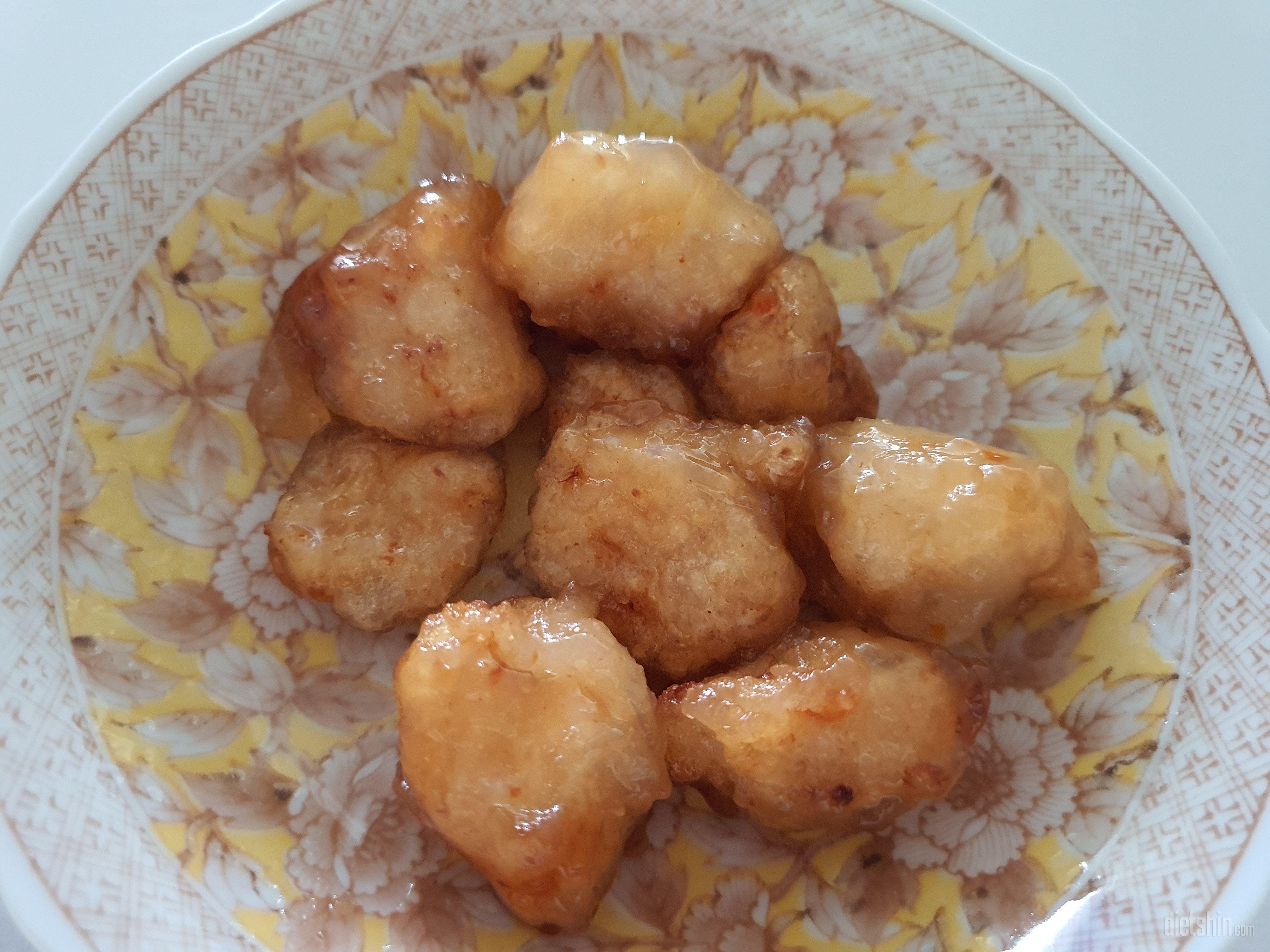 입터질때 먹기 참 좋네요! 달짝찌근하