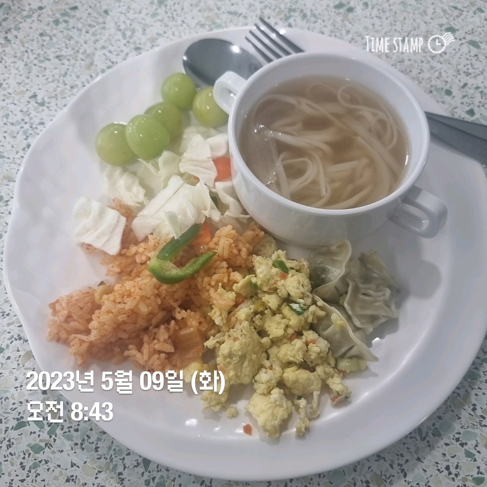 05월 09일( 아침식사 271kcal)