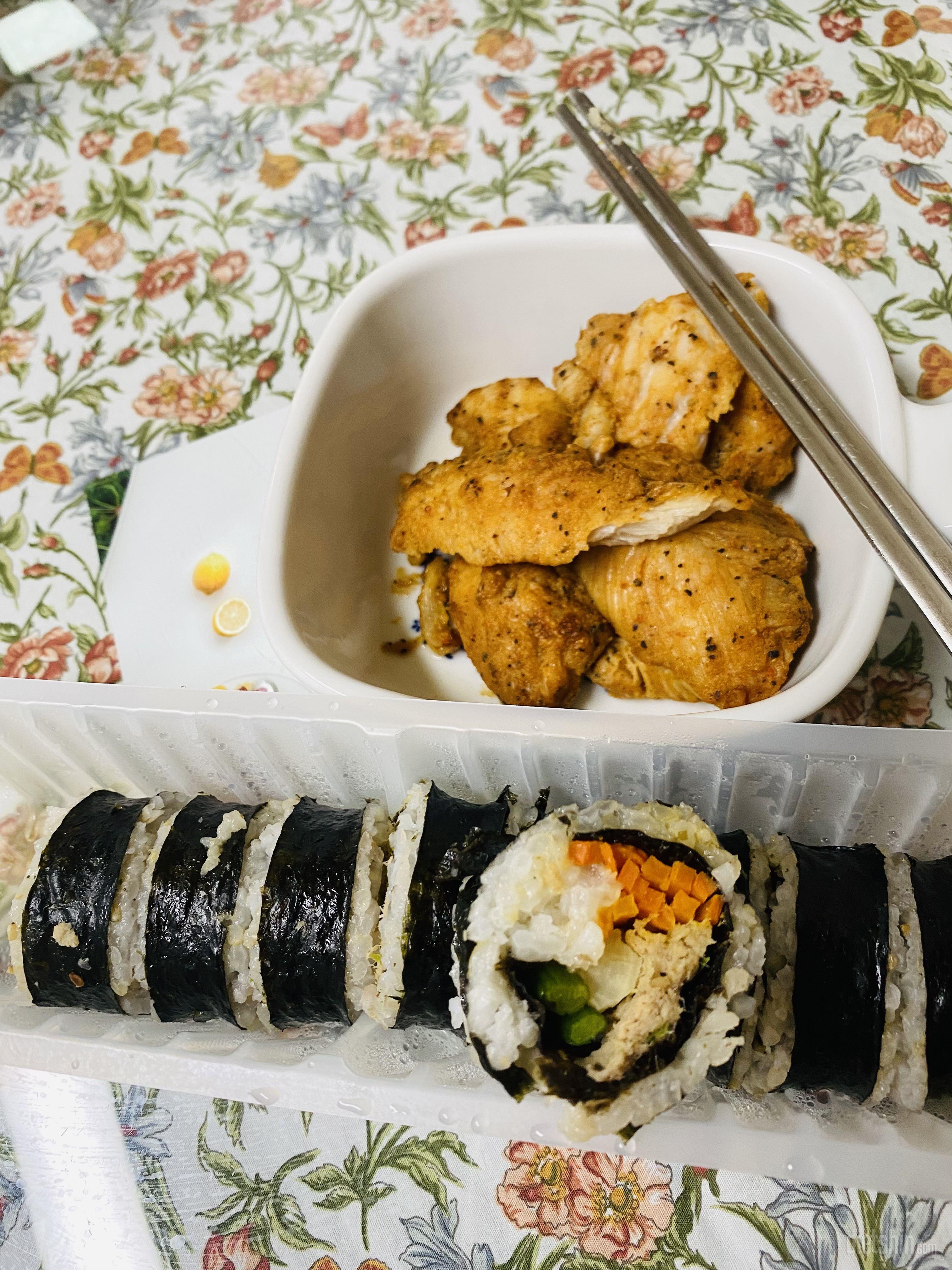 김밥러버라서 김밥이 매일 먹고싶은데