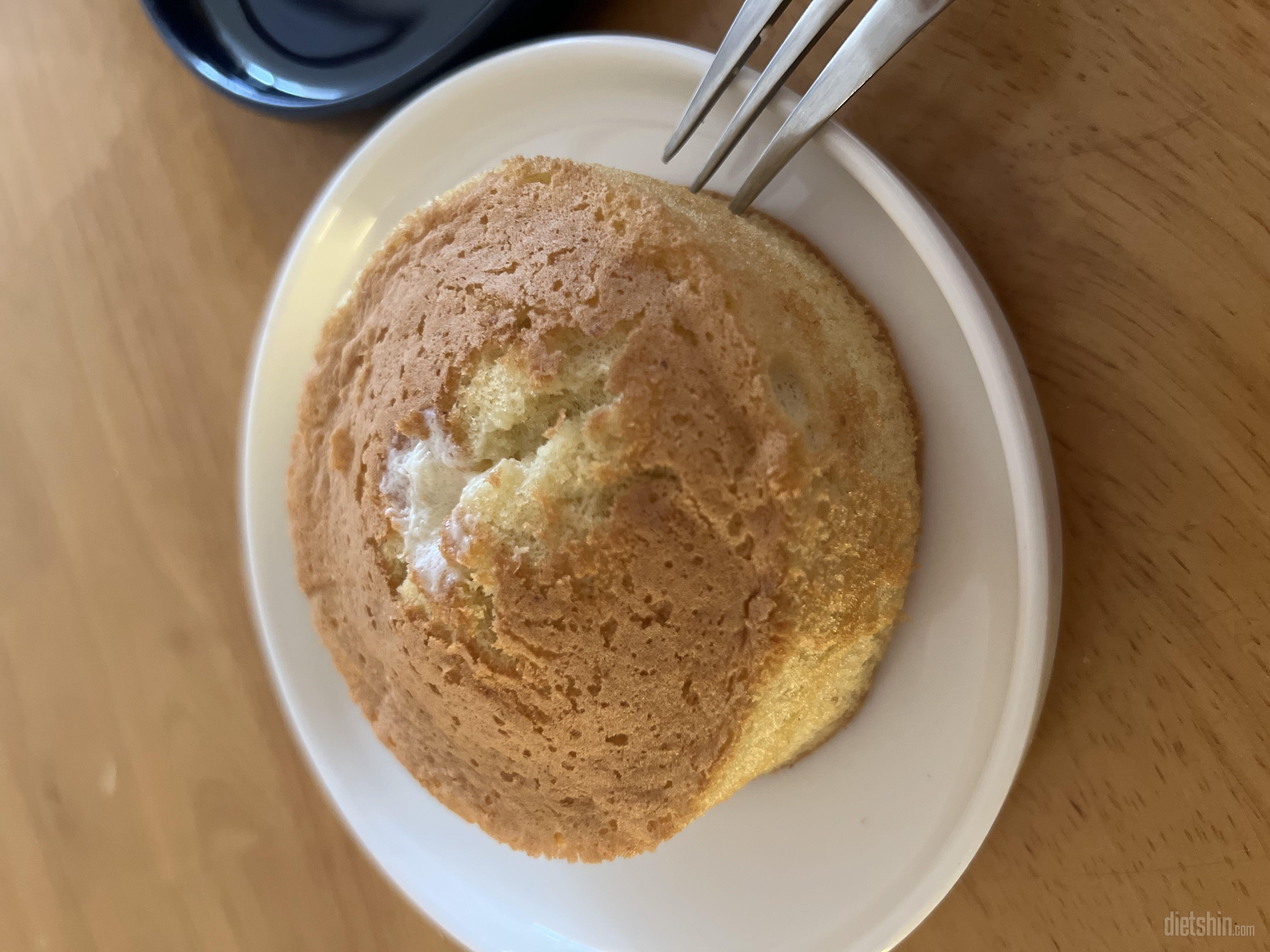 속세의 맛 
크림도 맛있고
카스테