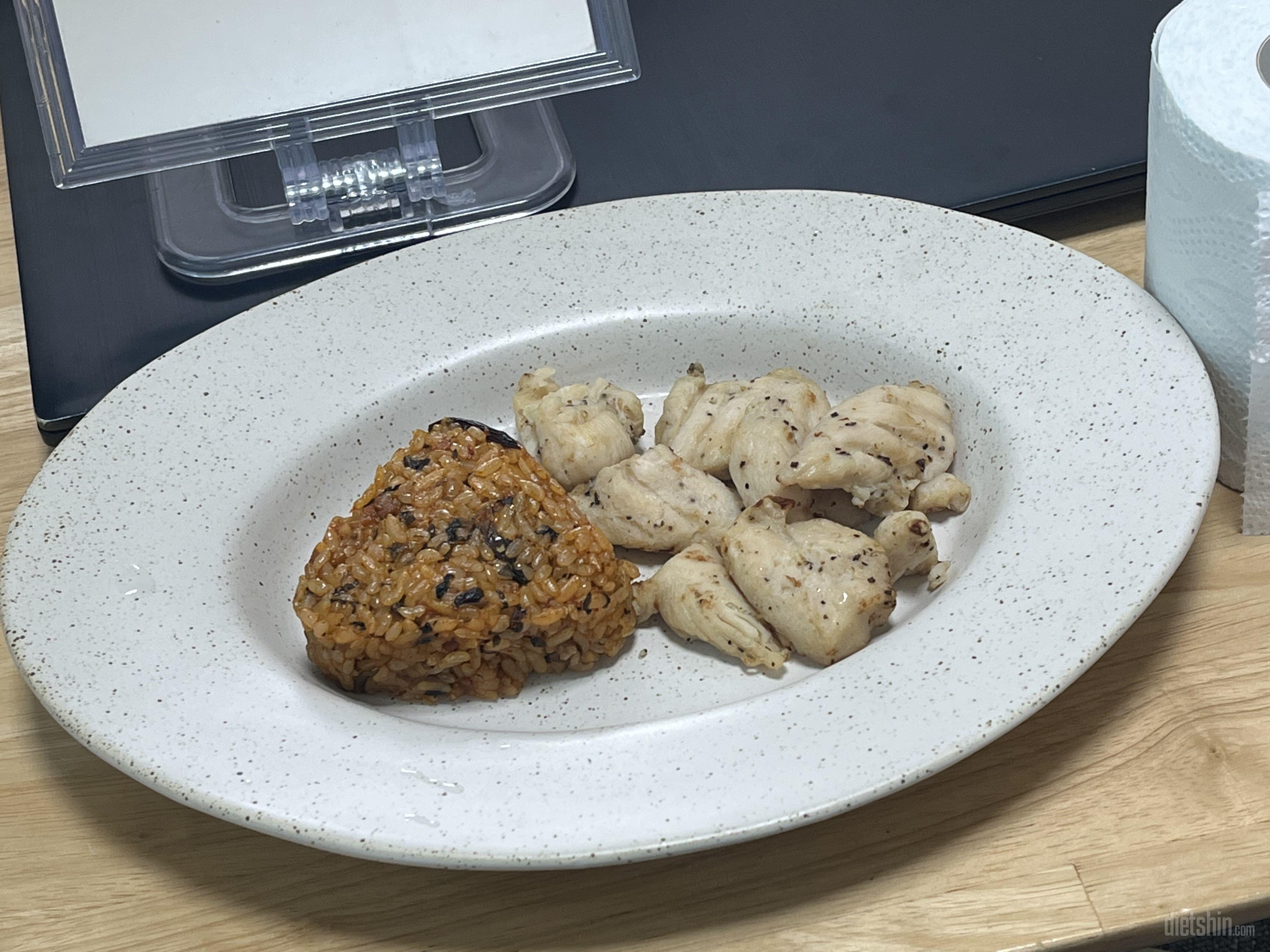 닭안심살 역시 맛있어,,,,
그냥