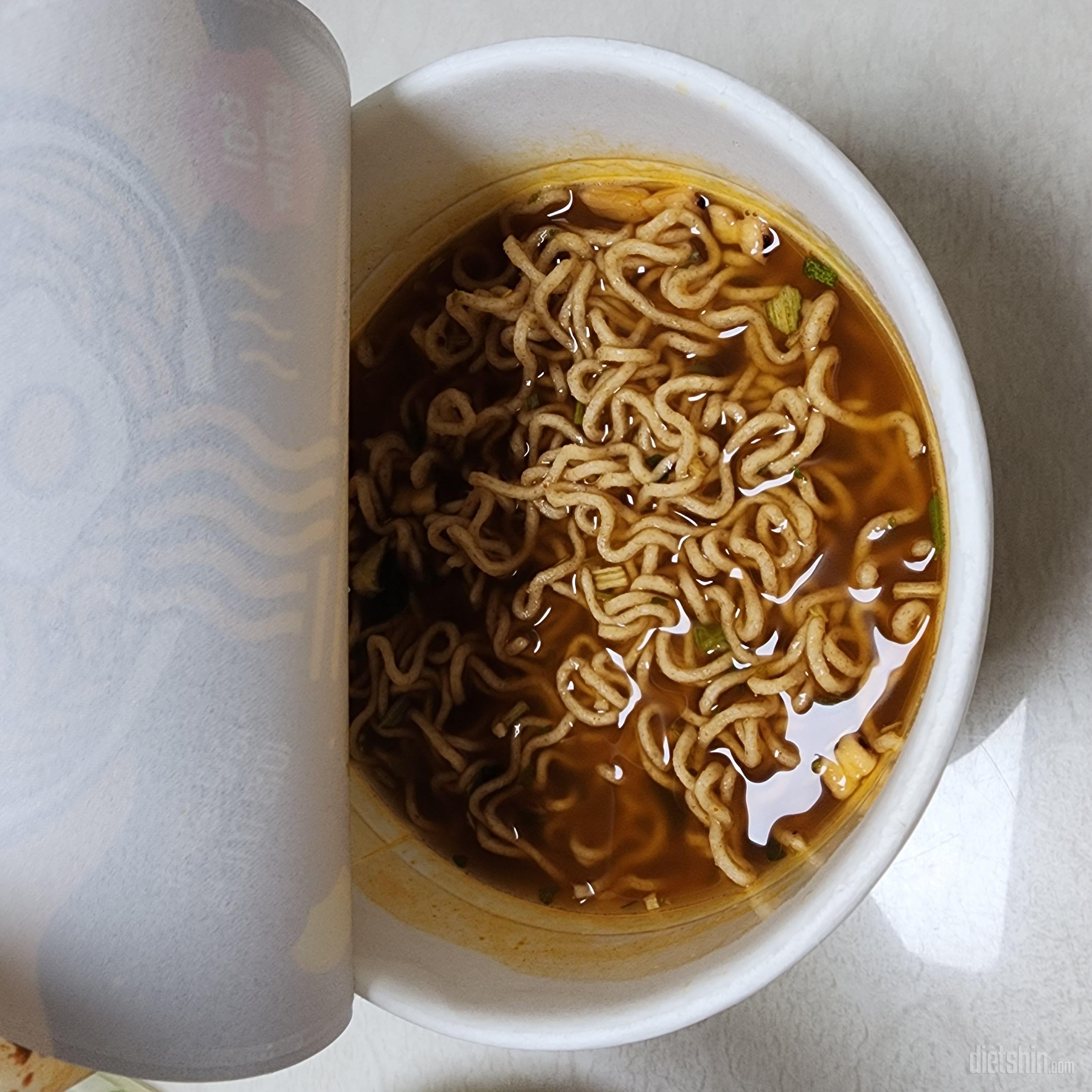 통밀당 라면은 해산물 맛이 나서 개운