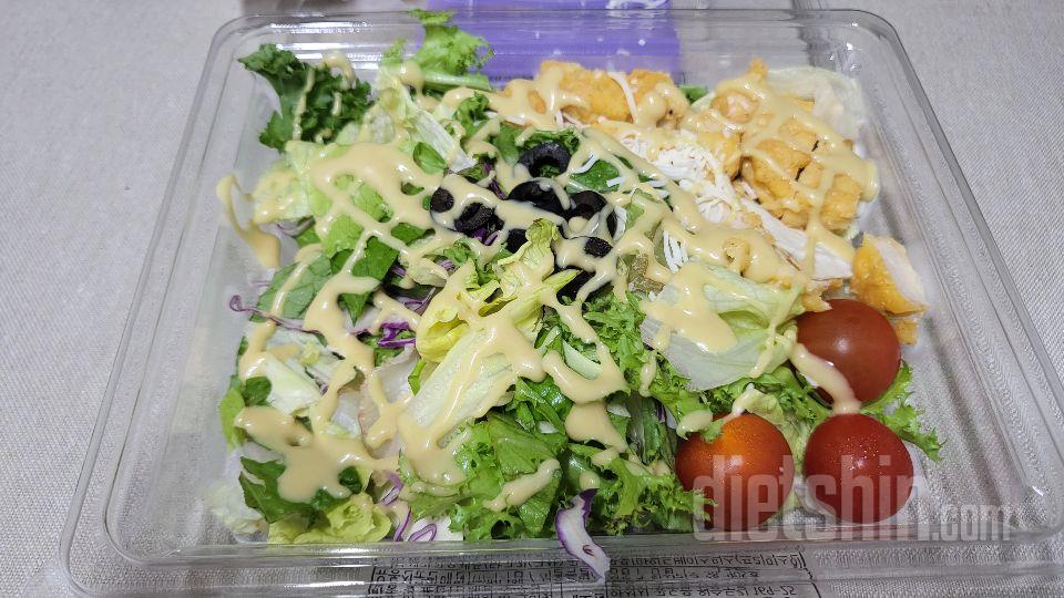 샐러드가 맛잇어서 배송오기만 기다립니