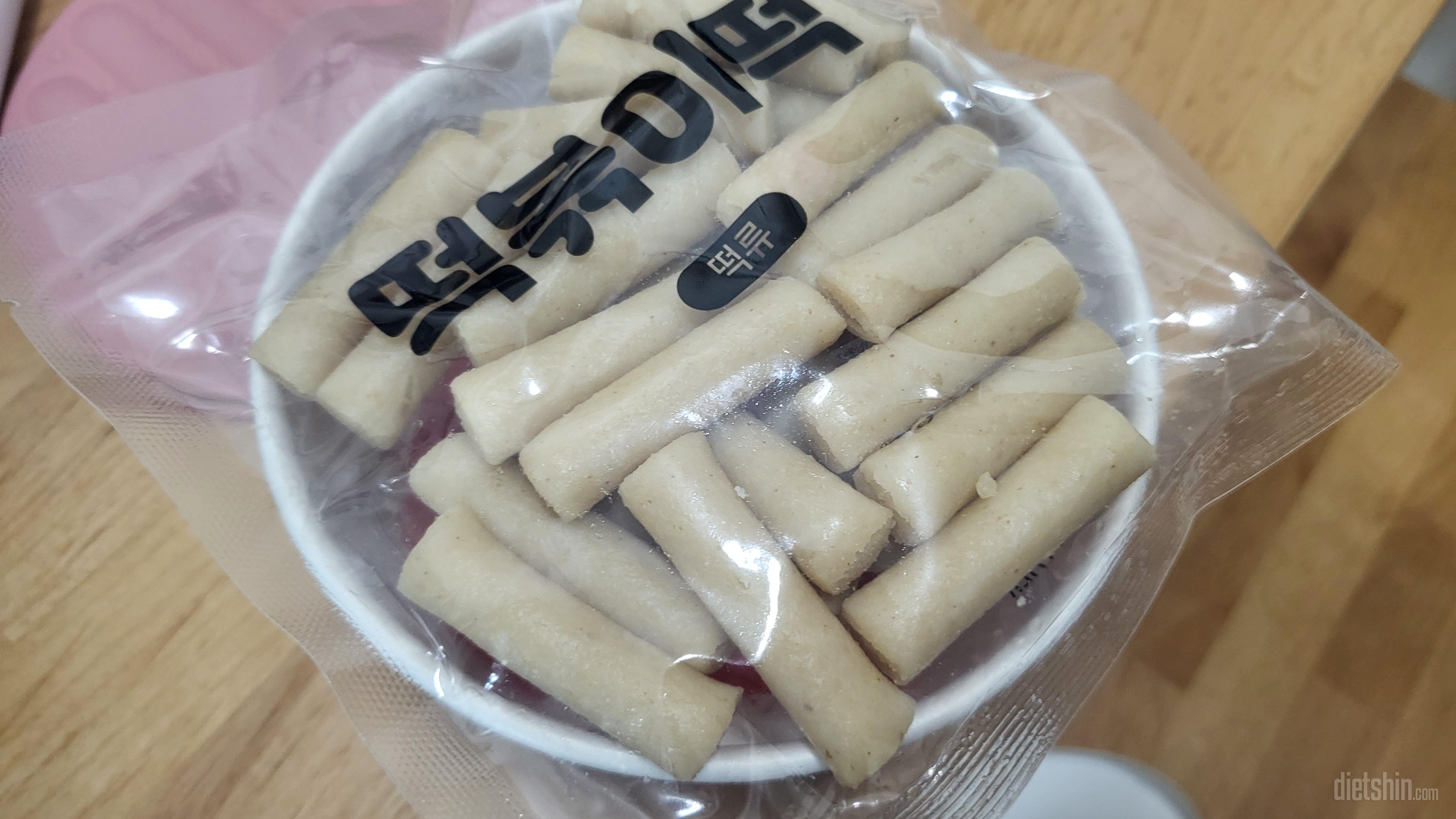 예전부터 많이 봐왔던 제품이라 꼭 먹