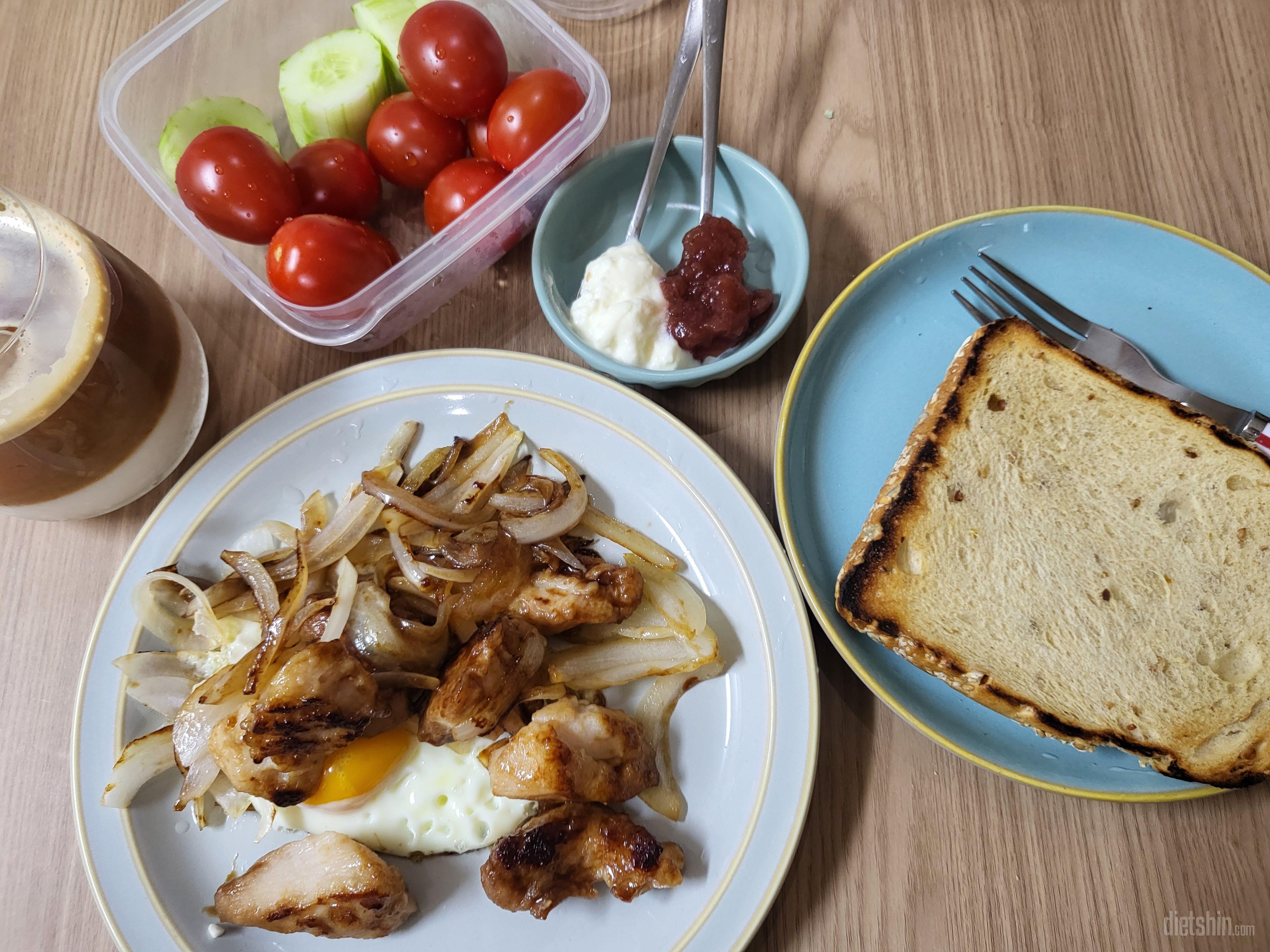 조금 짜서 양파랑 볶아먹으니 넘나.맛