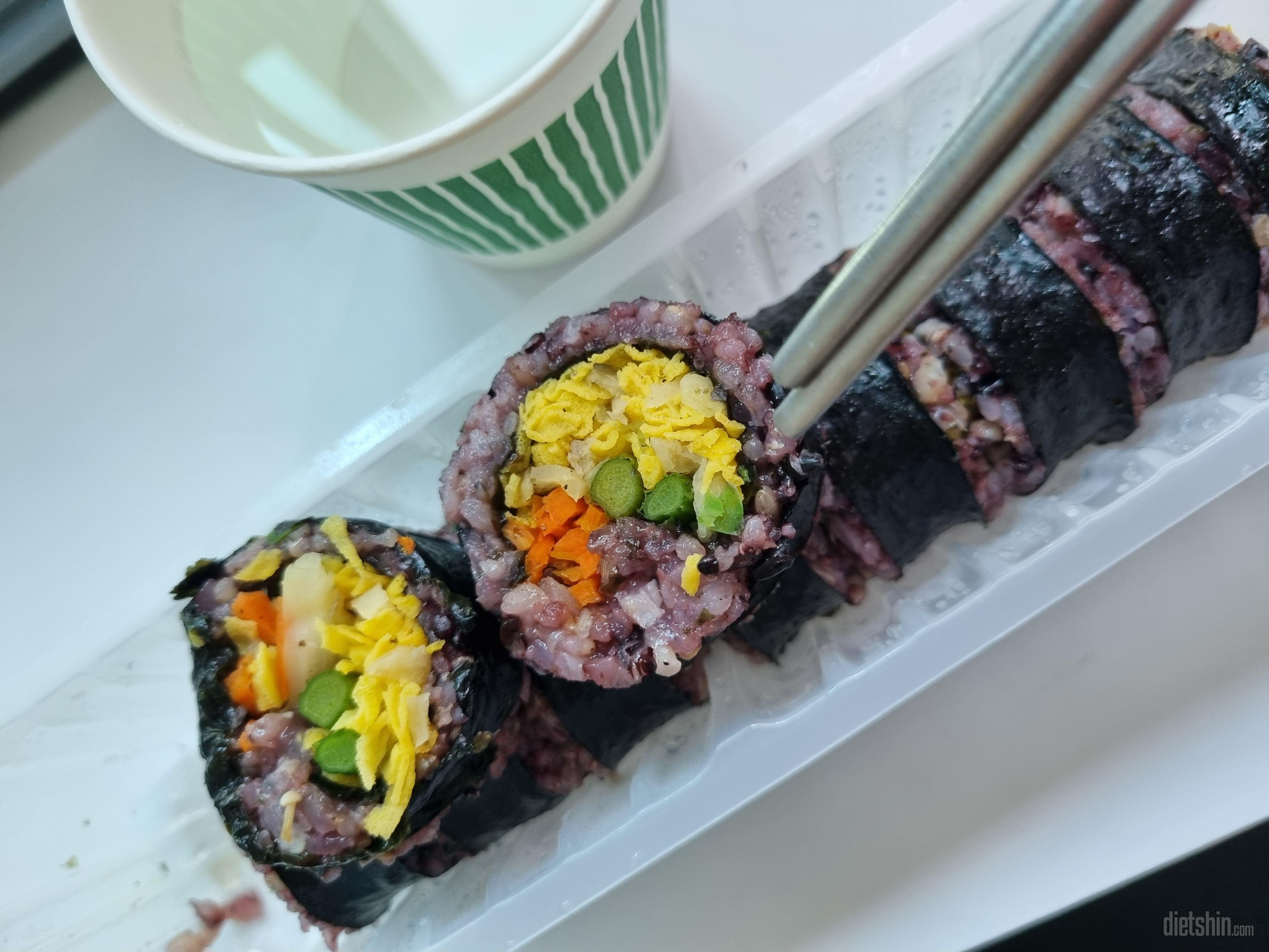 다이어트중인데 김밥이 너무 먹고싶어서