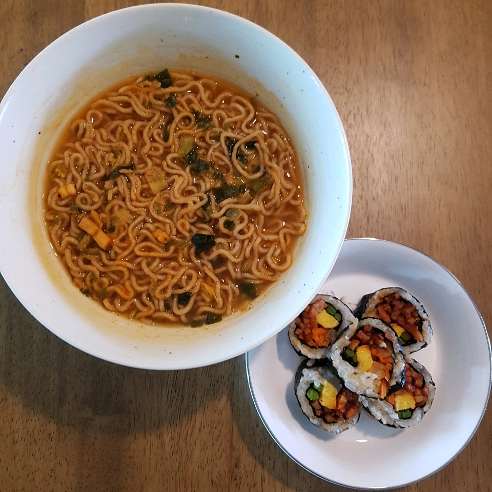 곤약라면, 곤약현미 김밥으로 치팅( 점심식사 435kcal)