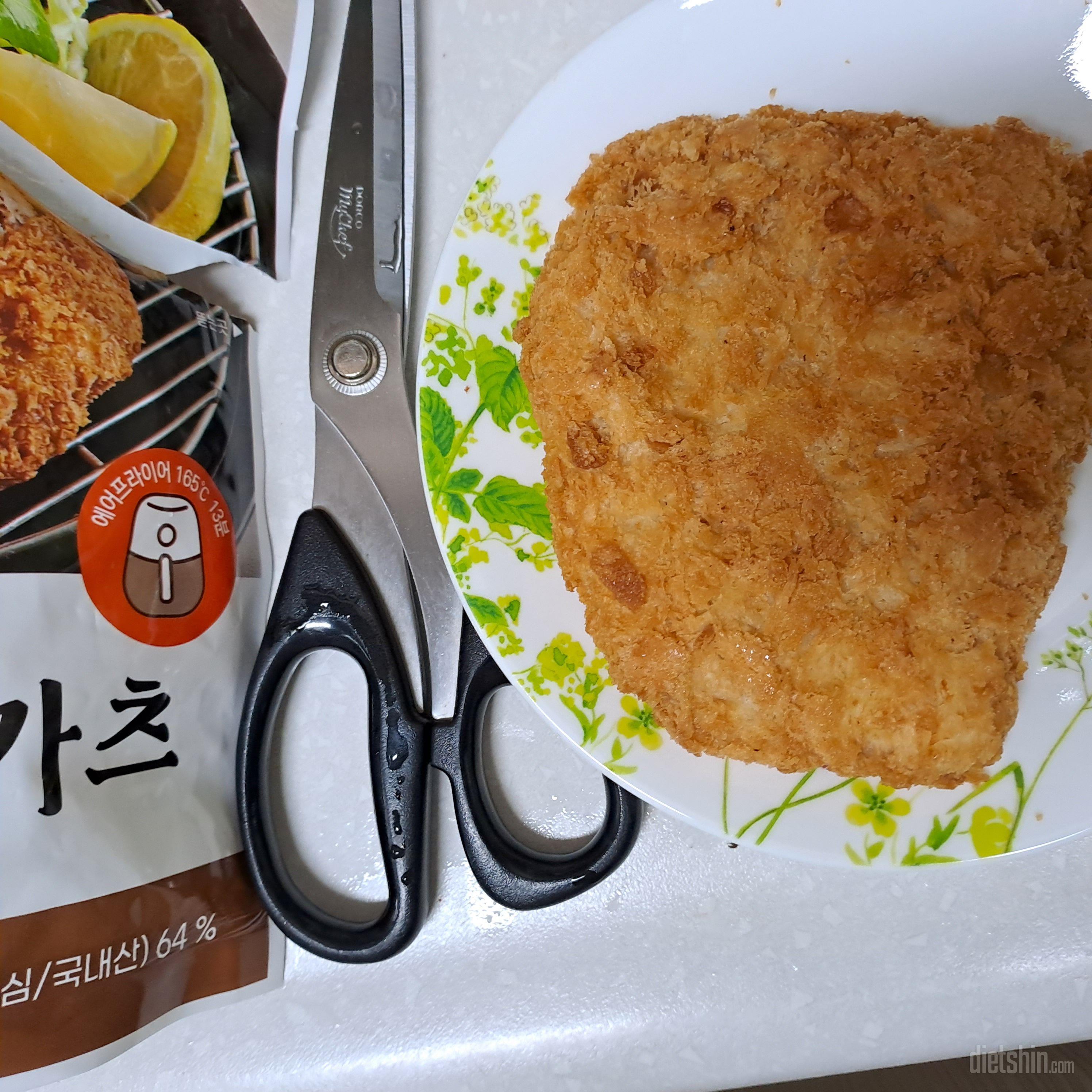 바빠서 전자렌지에 돌려서 먹었는데 냄