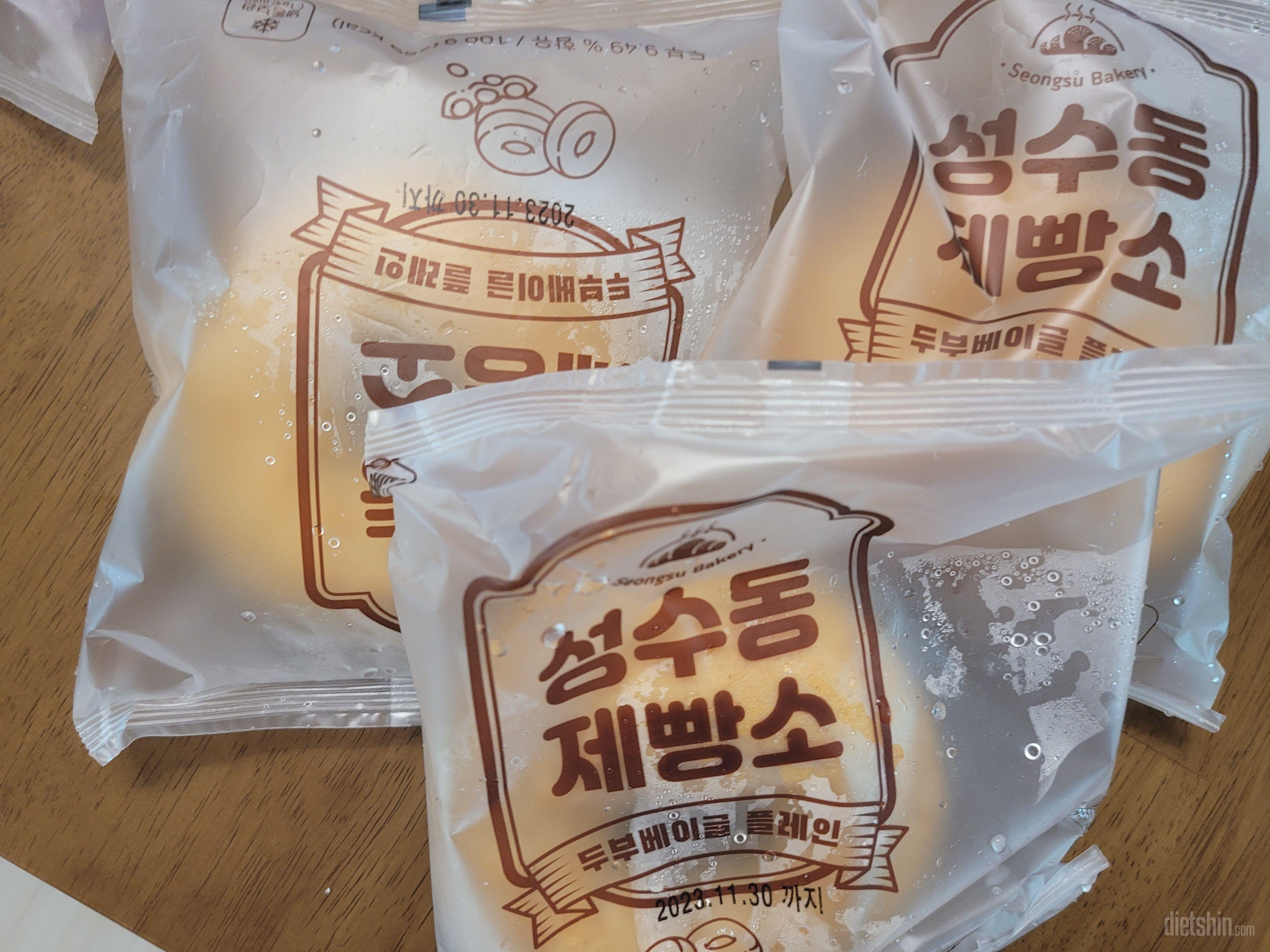 요거트랑 먹으면 맛있어요
양도 넉넉