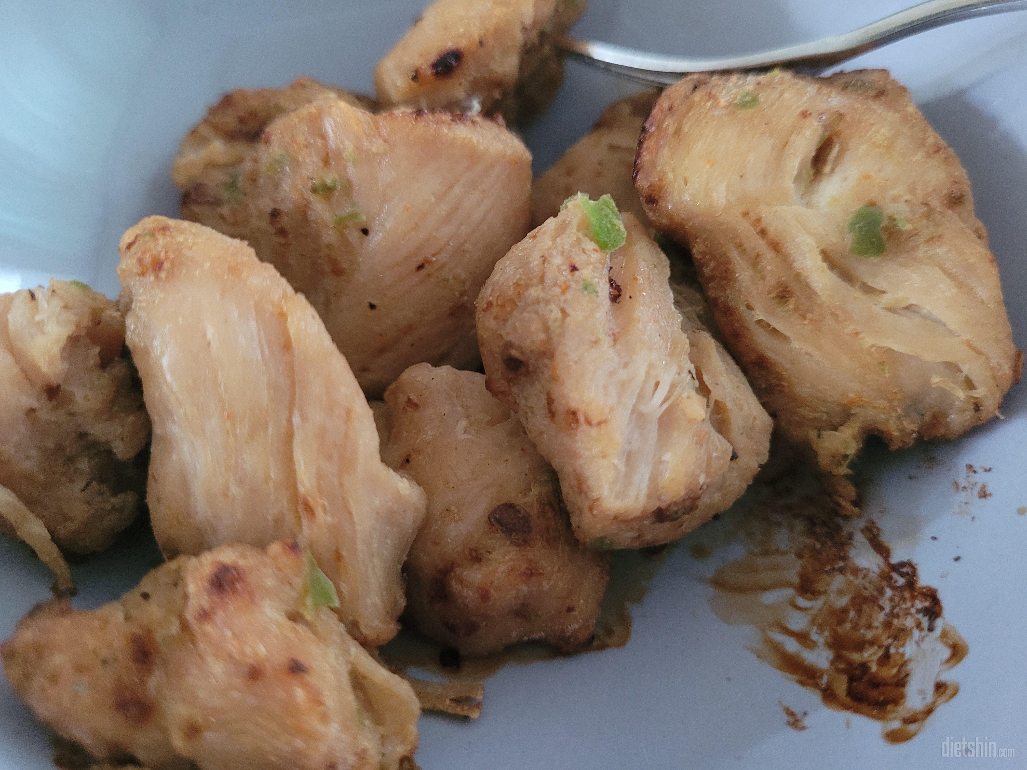 약간 퍽퍽하긴한데 그래도 맛있어요
